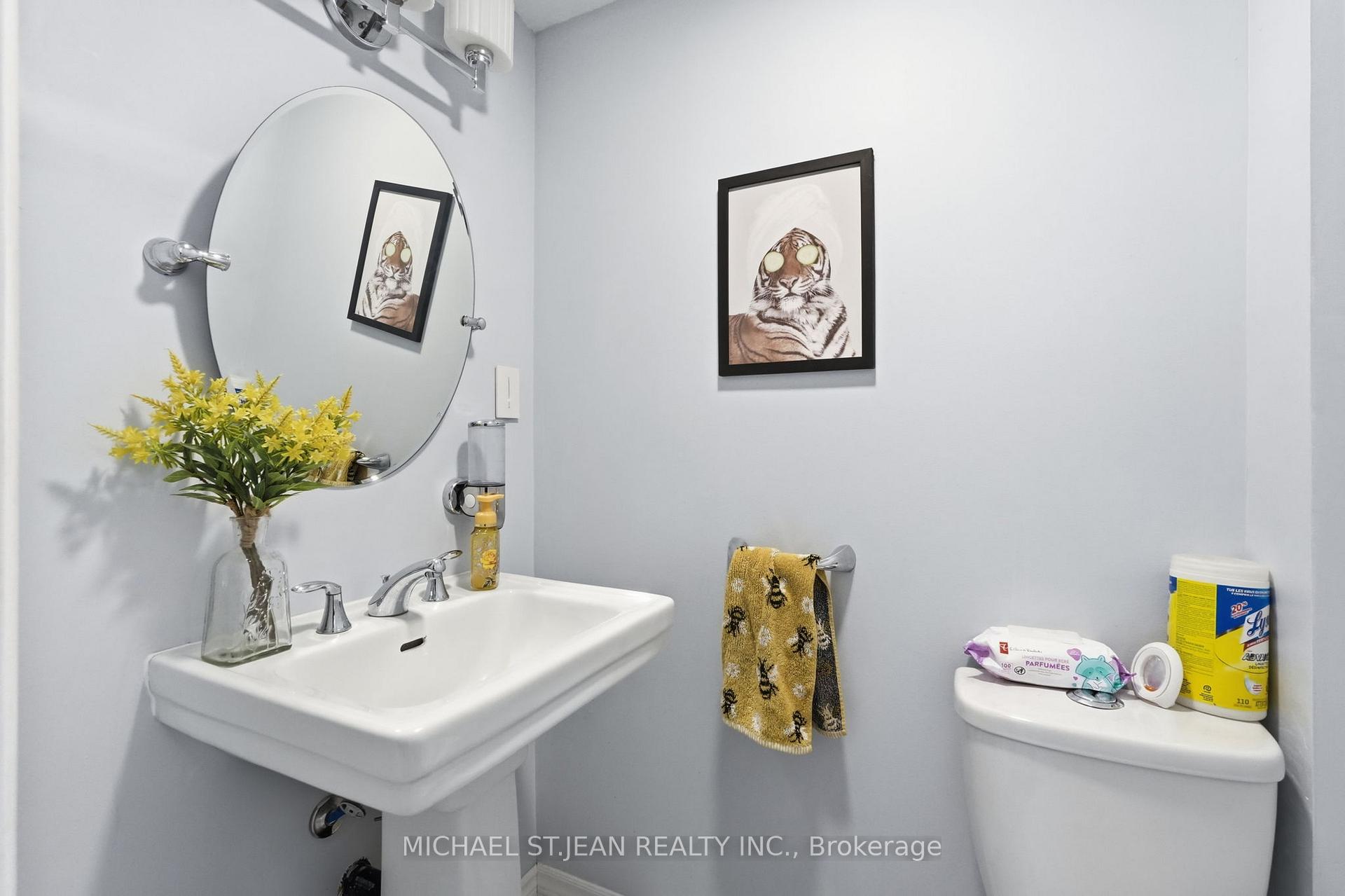 Photo 20 of 51 Mount Dennis Drive, North York, Mount Dennis — HOMEH