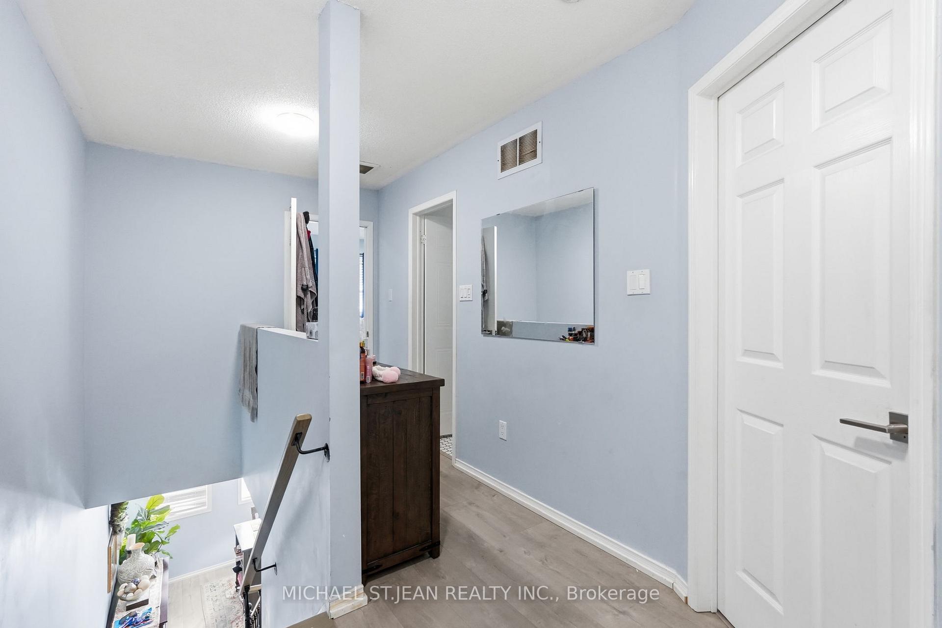 Photo 22 of 51 Mount Dennis Drive, North York, Mount Dennis — HOMEH