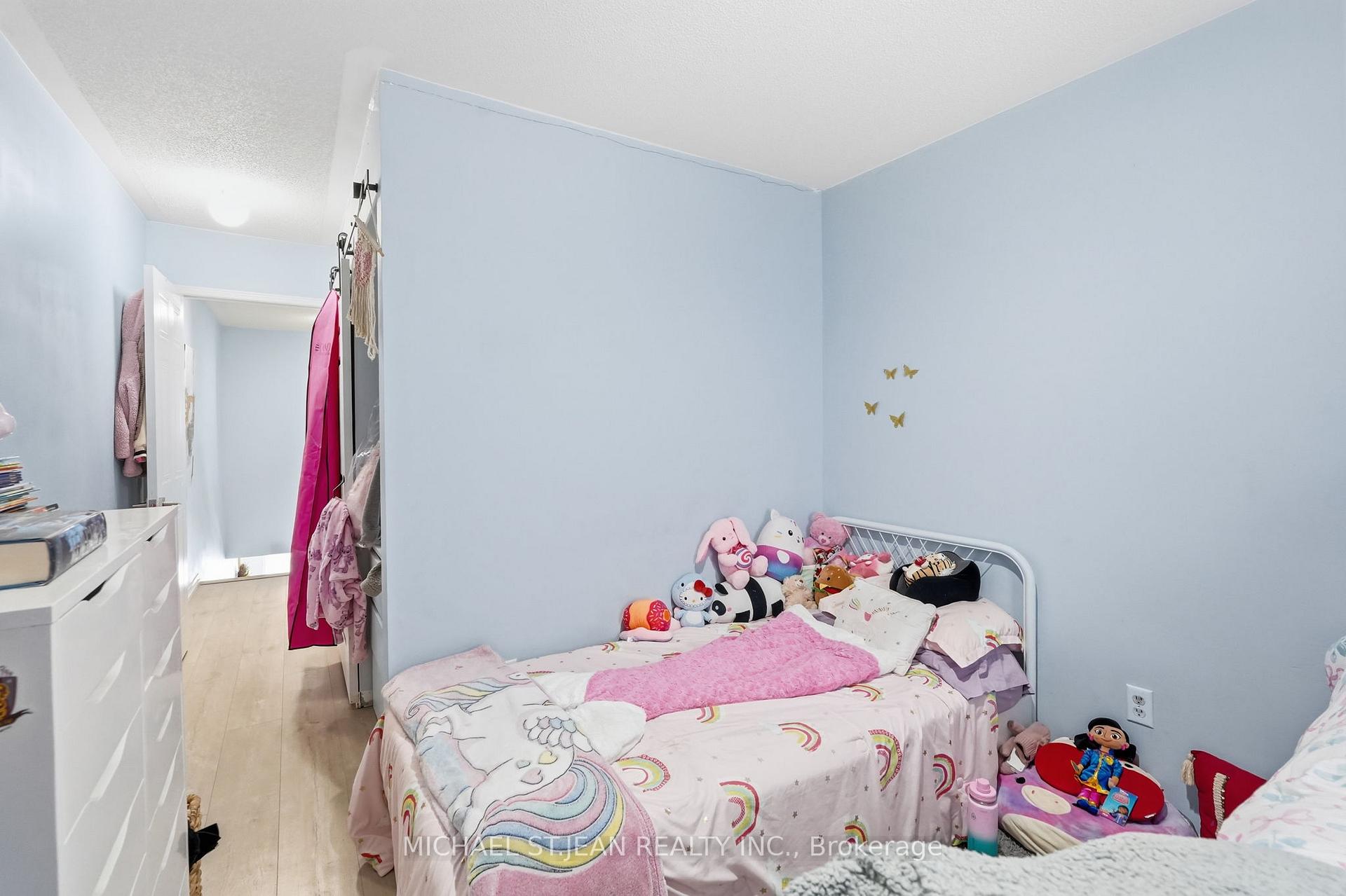Photo 30 of 51 Mount Dennis Drive, North York, Mount Dennis — HOMEH