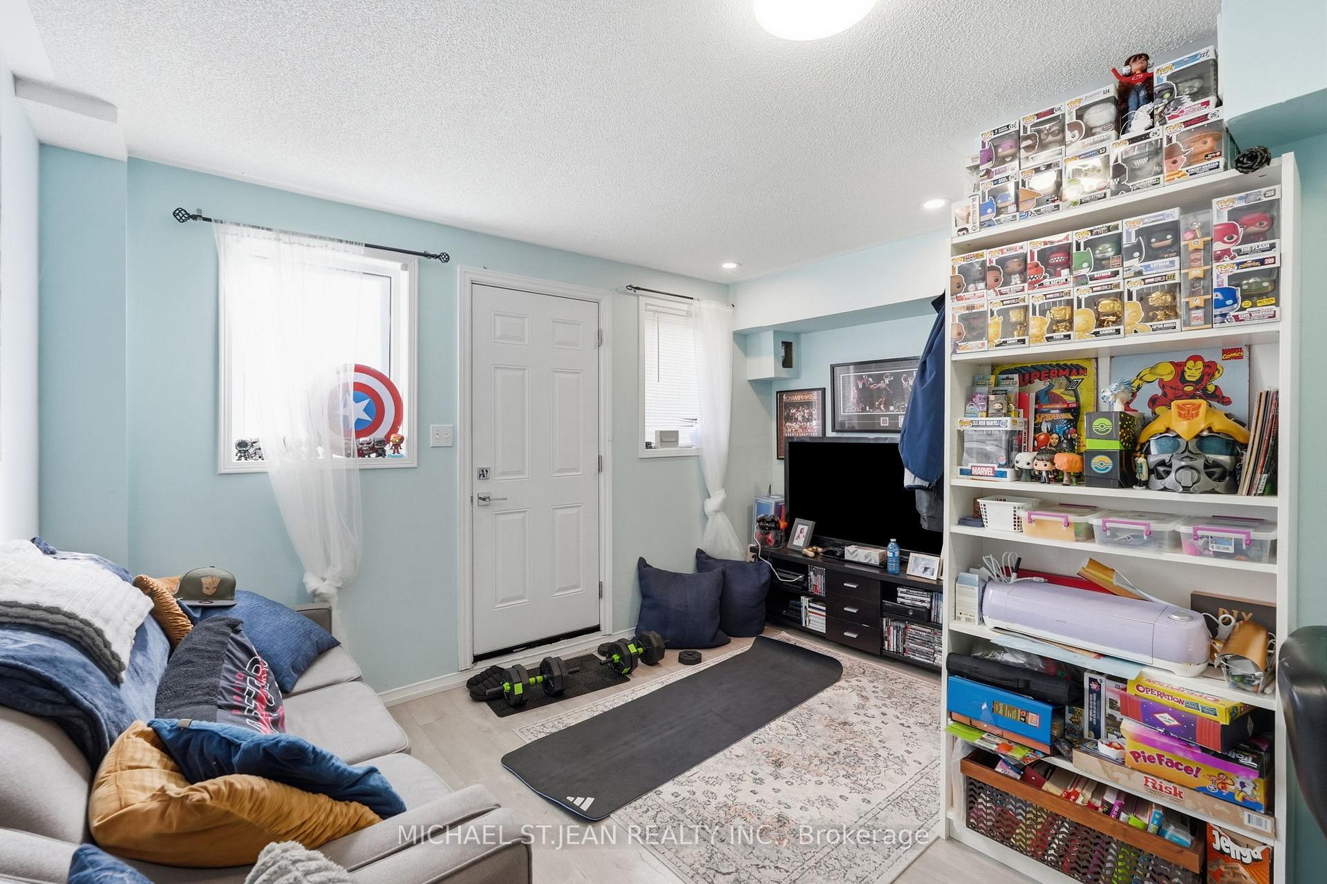 Photo 34 of 51 Mount Dennis Drive, North York, Mount Dennis — HOMEH