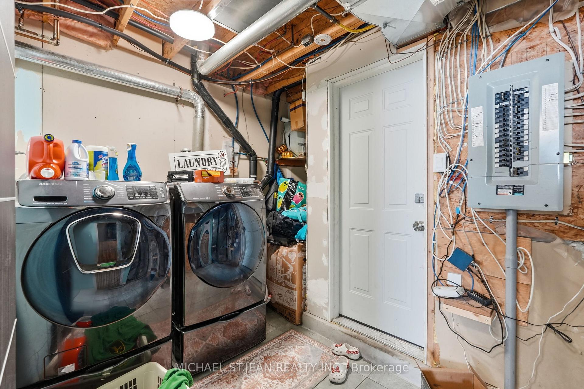 Photo 38 of 51 Mount Dennis Drive, North York, Mount Dennis — HOMEH