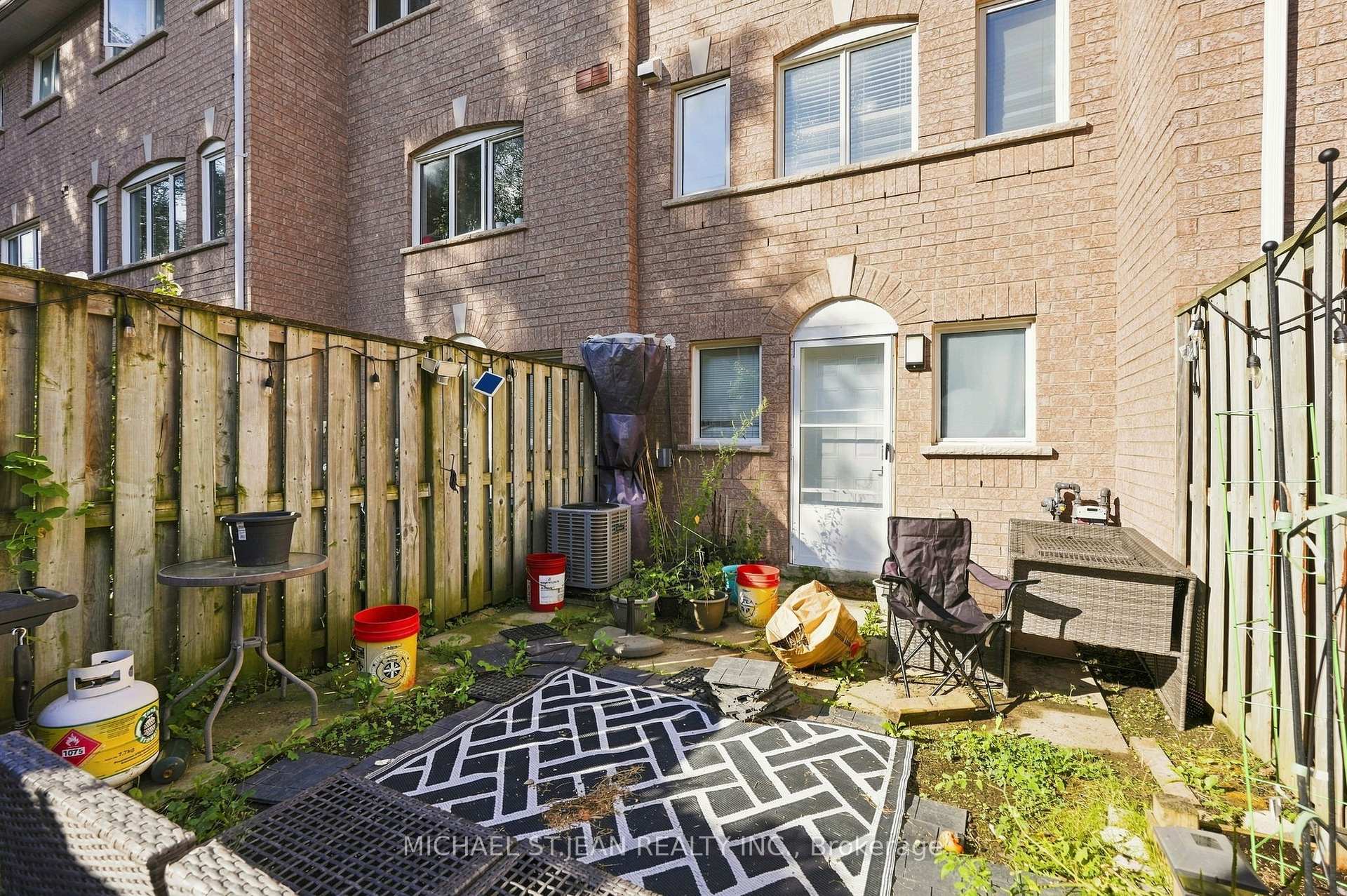 Photo 39 of 51 Mount Dennis Drive, North York, Mount Dennis — HOMEH