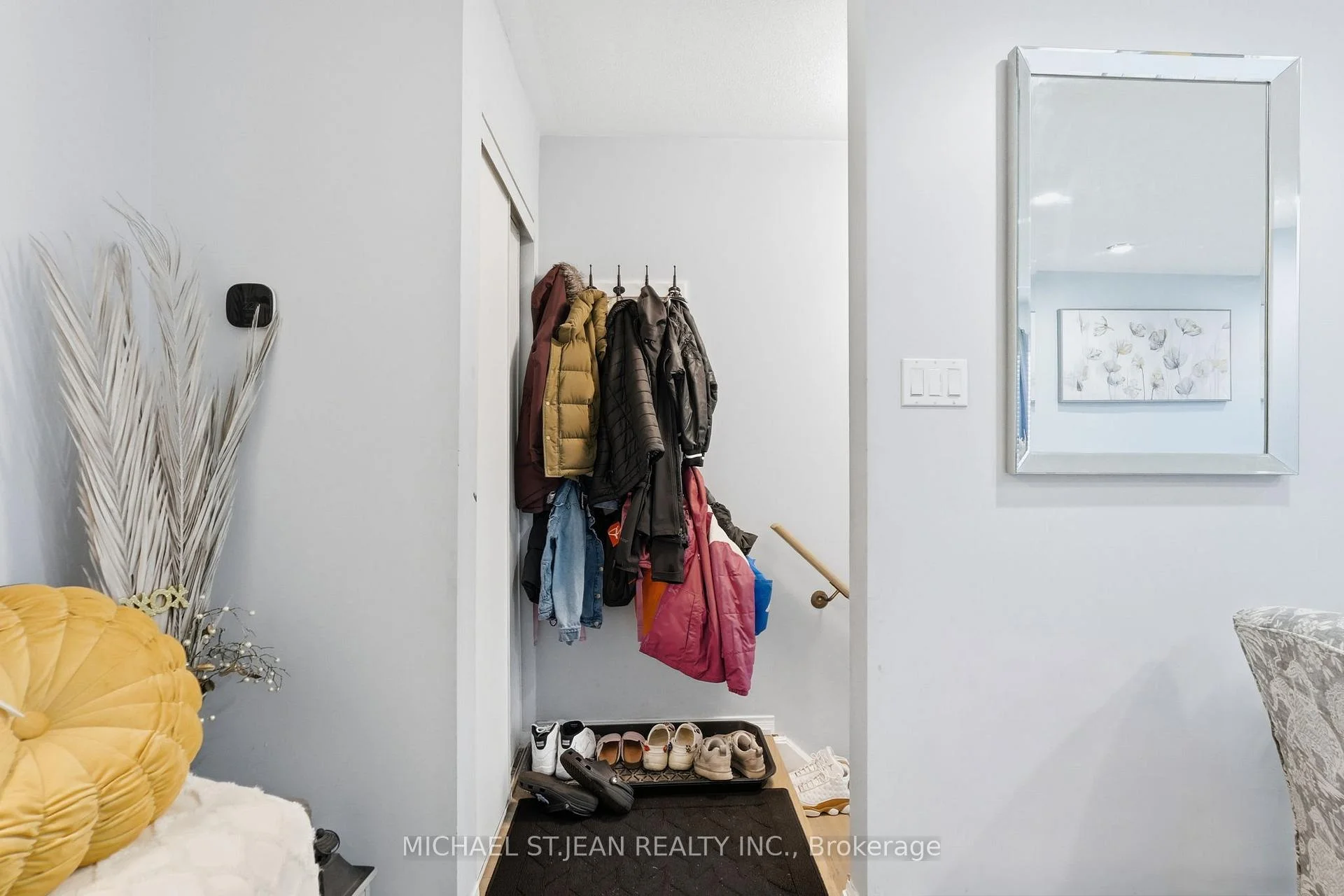 Photo 36 of 51 Mount Dennis Drive, North York, Mount Dennis — HOMEH