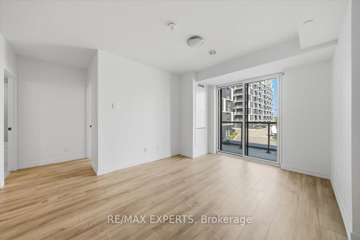 Photo 7 of Unit 203, 335 Wheat Boom Drive, Oakville, Joshua Meadows — HOMEH
