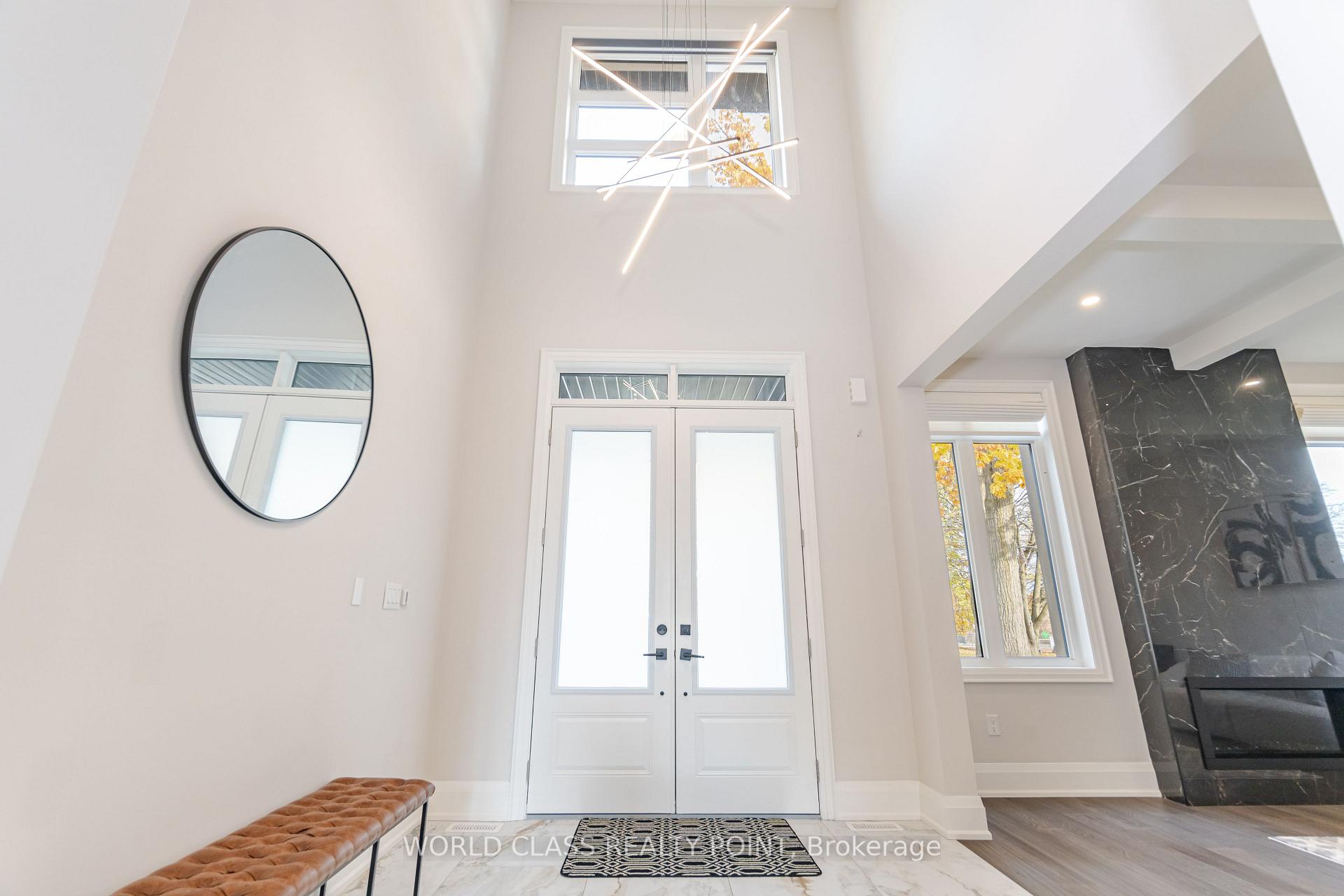 Photo 4 of 560 Woodview Road, Burlington, Roseland — HOMEH