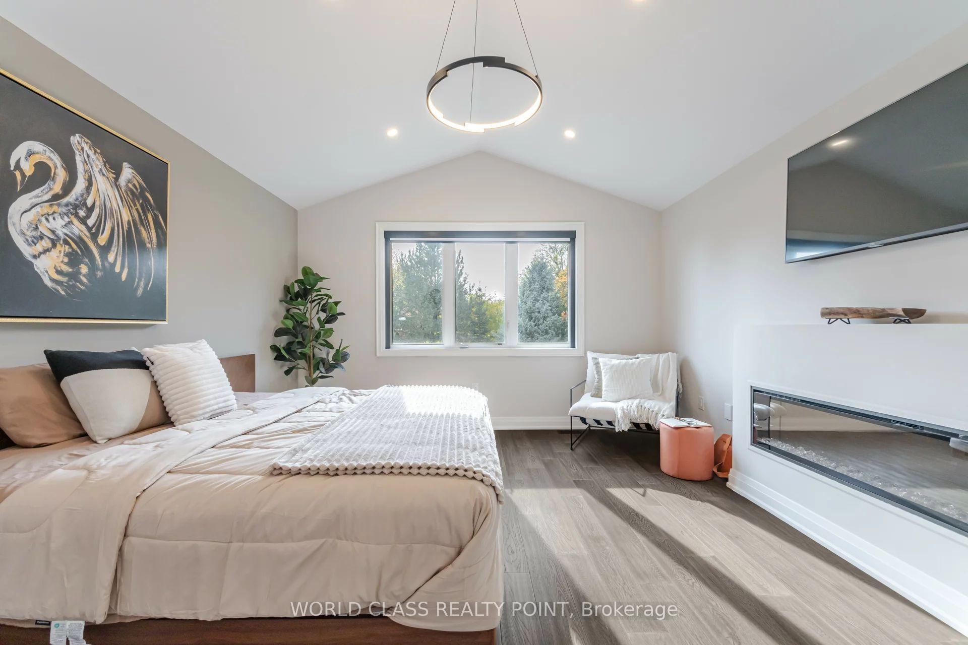 Photo 19 of 560 Woodview Road, Burlington, Roseland — HOMEH