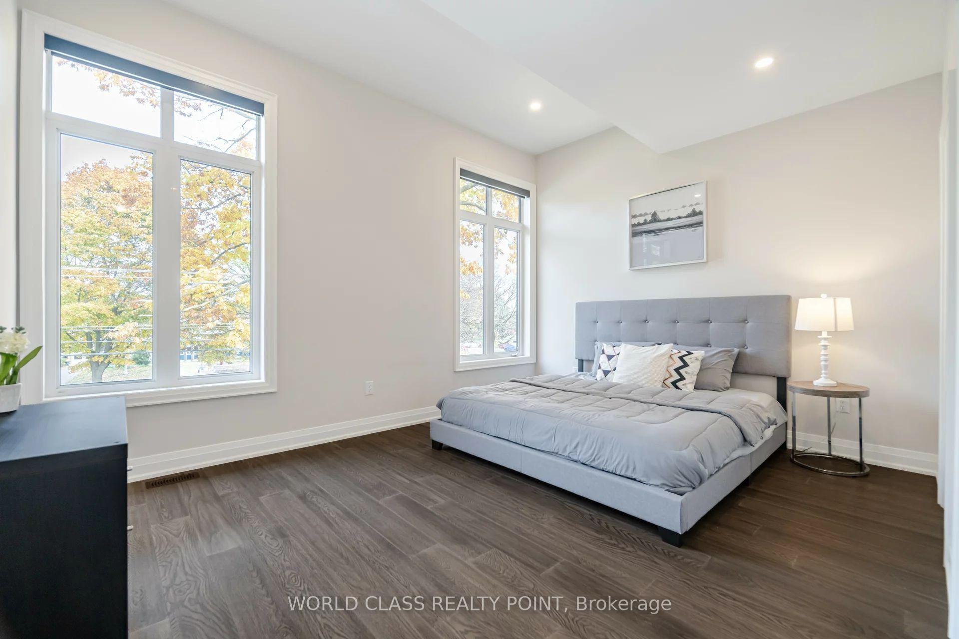 Photo 23 of 560 Woodview Road, Burlington, Roseland — HOMEH