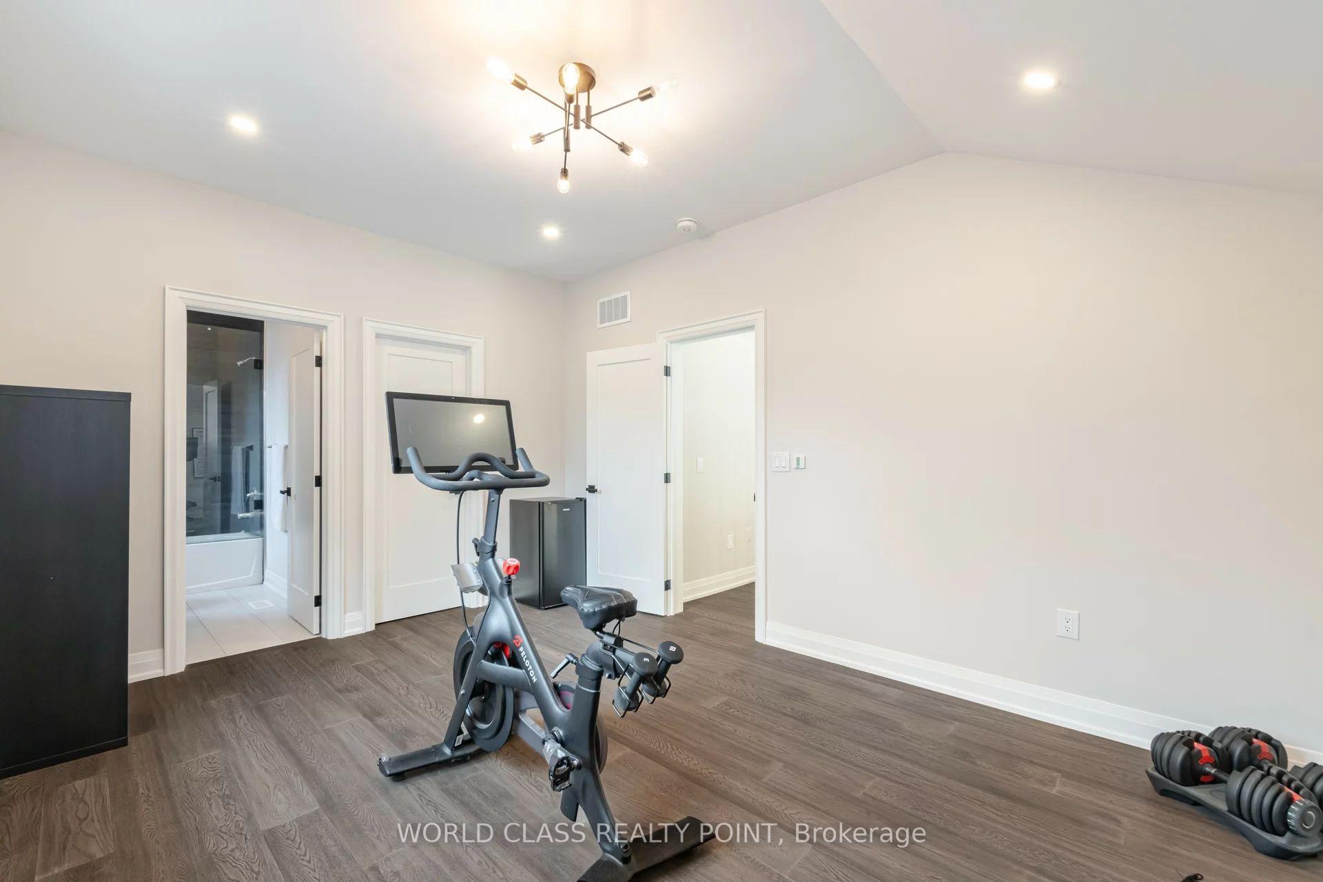 Photo 25 of 560 Woodview Road, Burlington, Roseland — HOMEH