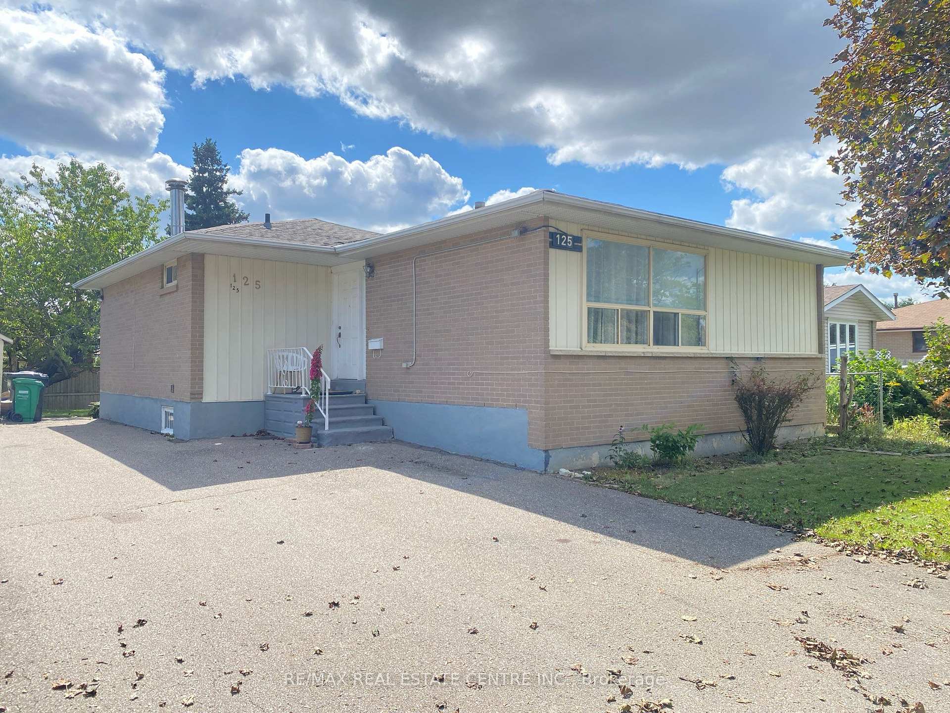 Photo 1 of 125 Rutherford Road N, Brampton, Madoc — HOMEH