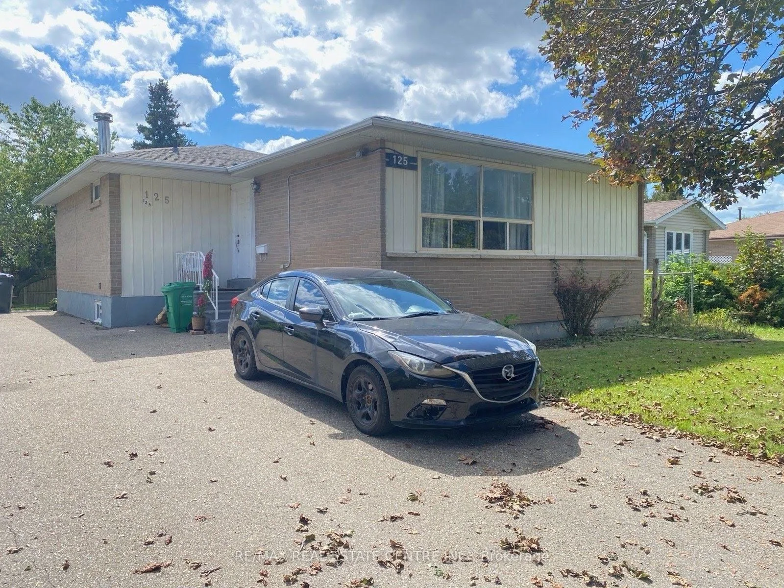 Photo 3 of 125 Rutherford Road N, Brampton, Madoc — HOMEH