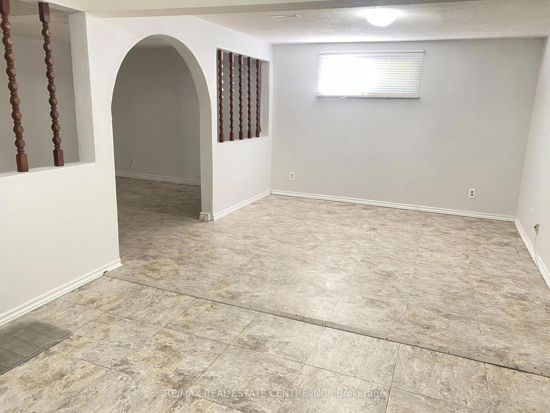 Photo 10 of 125 Rutherford Road N, Brampton, Madoc — HOMEH