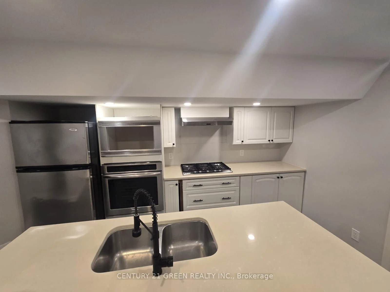 Photo 2 of Unit Upper, 2483 Old Brompton Way, Oakville, Westmount — HOMEH