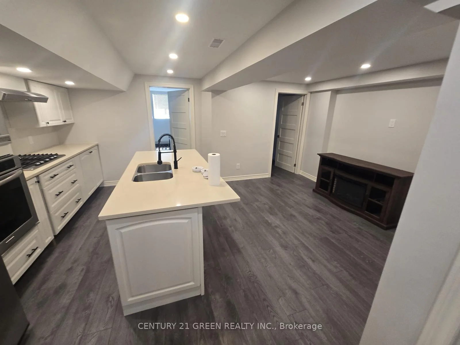Photo 3 of Unit Upper, 2483 Old Brompton Way, Oakville, Westmount — HOMEH