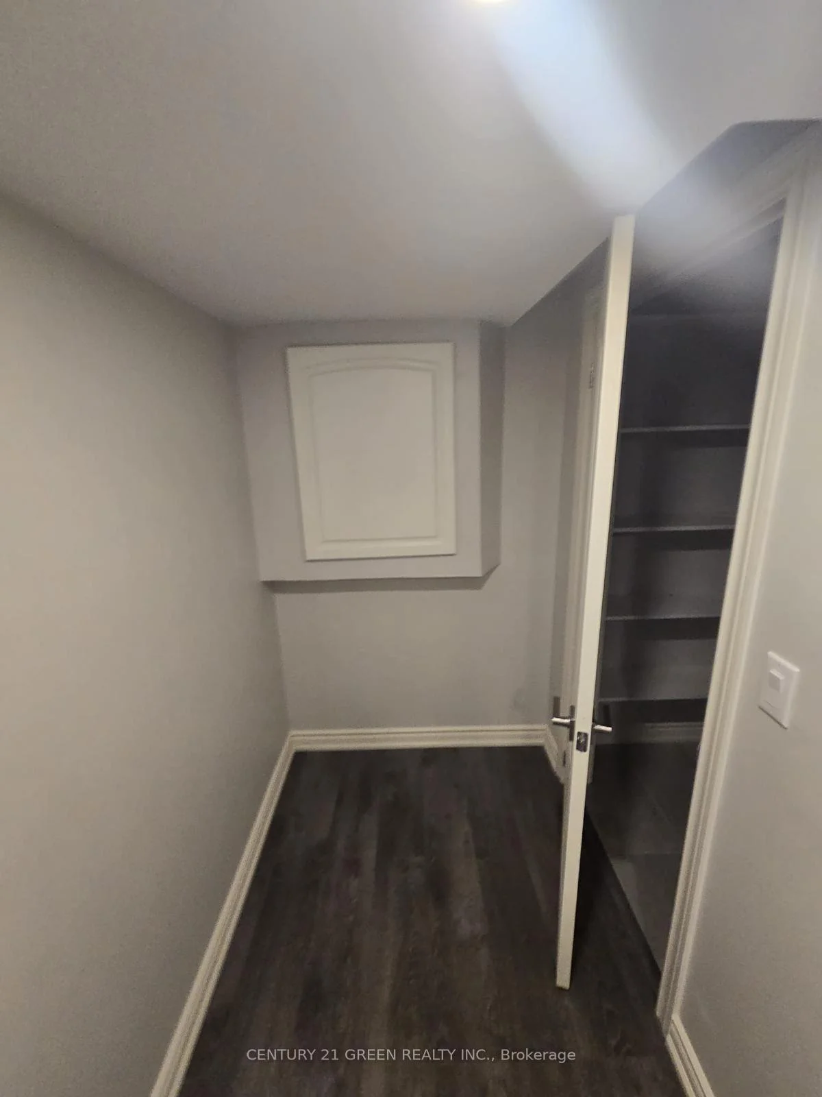 Photo 9 of Unit Upper, 2483 Old Brompton Way, Oakville, Westmount — HOMEH