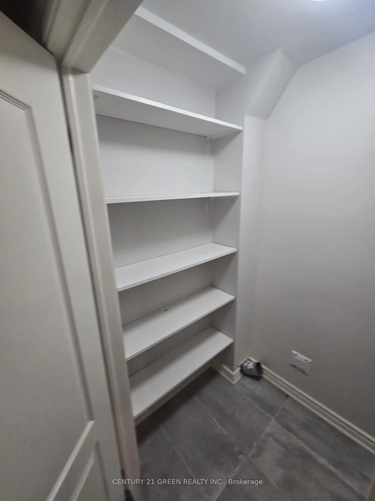 Photo 12 of Unit Upper, 2483 Old Brompton Way, Oakville, Westmount — HOMEH