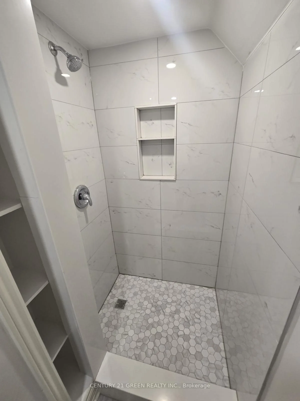 Photo 15 of Unit Upper, 2483 Old Brompton Way, Oakville, Westmount — HOMEH