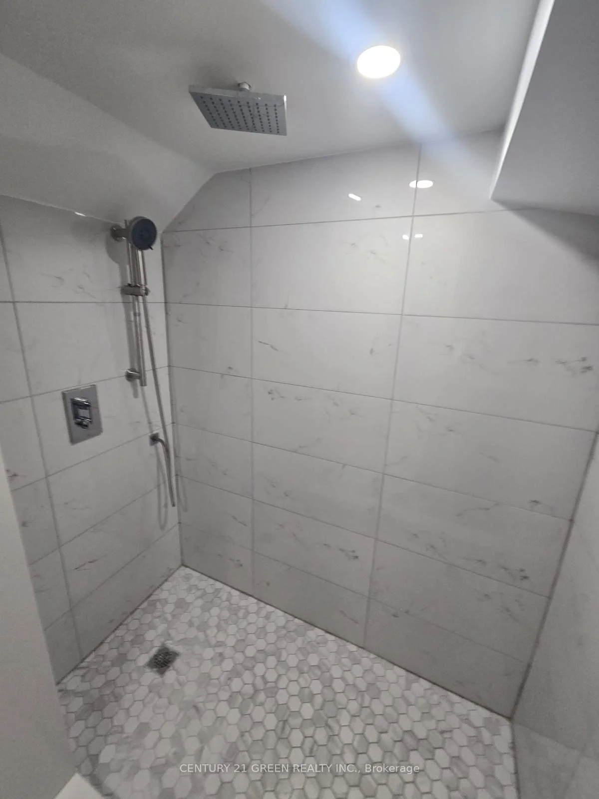 Photo 16 of Unit Upper, 2483 Old Brompton Way, Oakville, Westmount — HOMEH