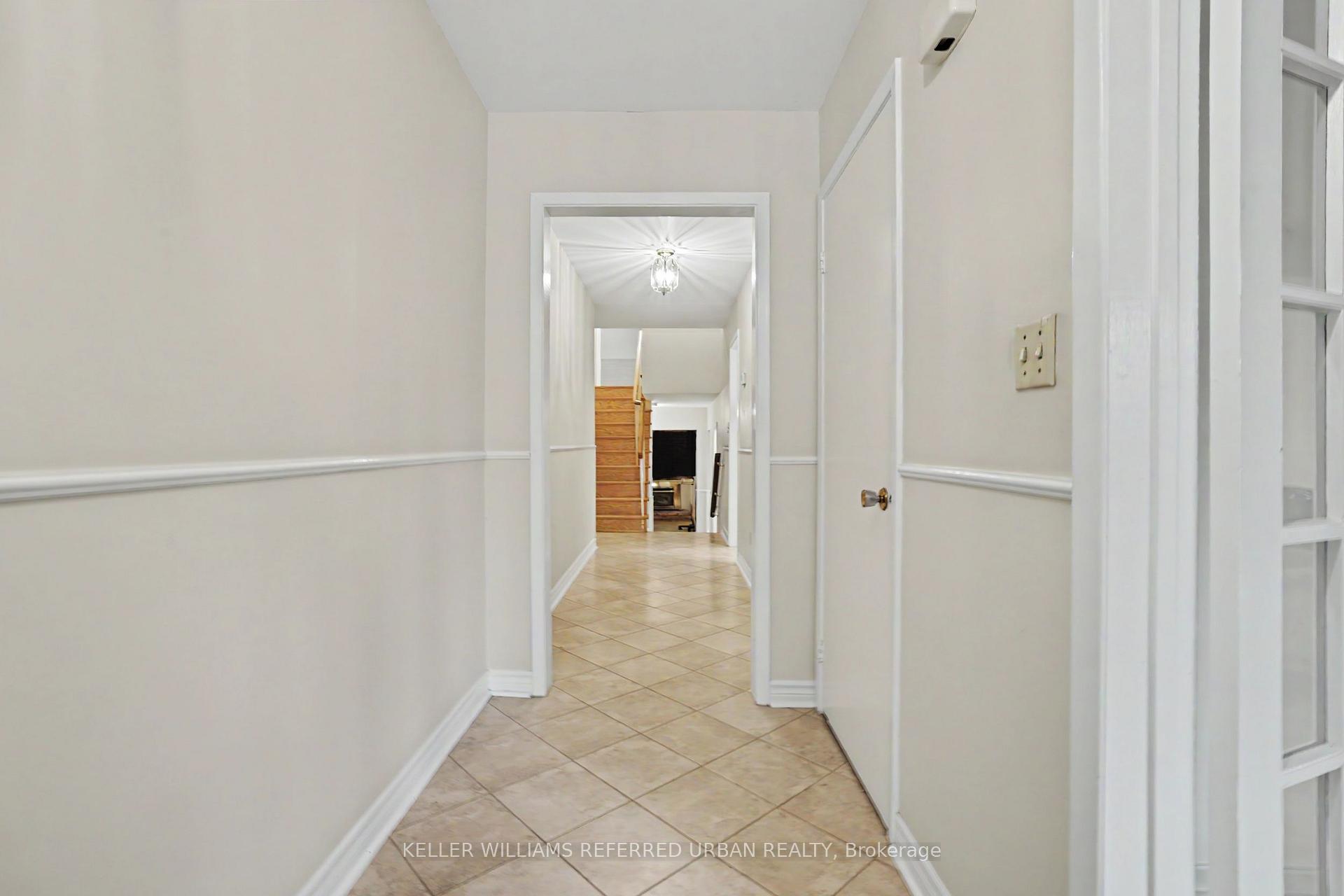 Photo 7 of 2653 Constable Road, Mississauga, Clarkson — HOMEH
