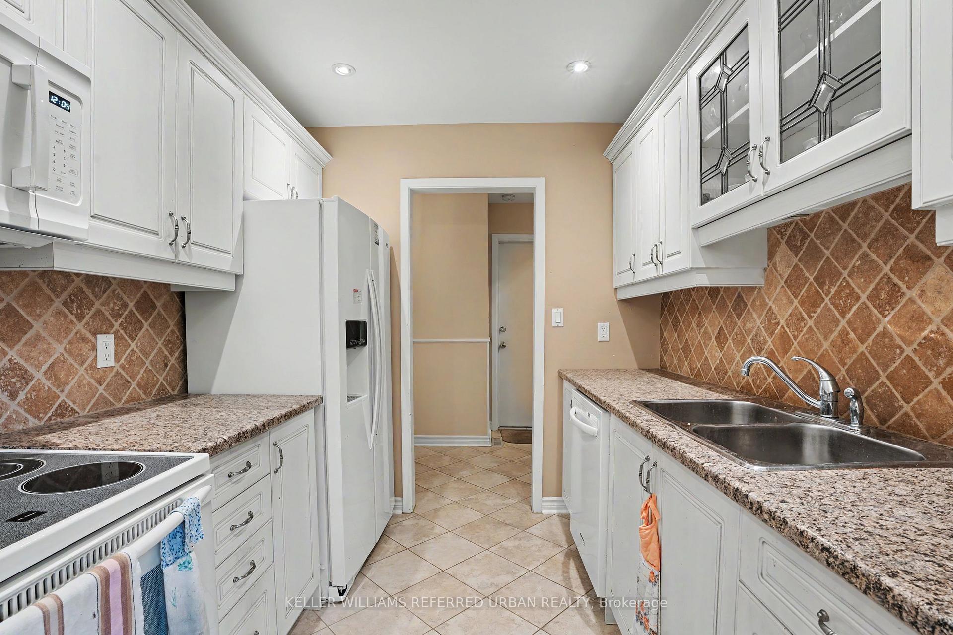 Photo 20 of 2653 Constable Road, Mississauga, Clarkson — HOMEH
