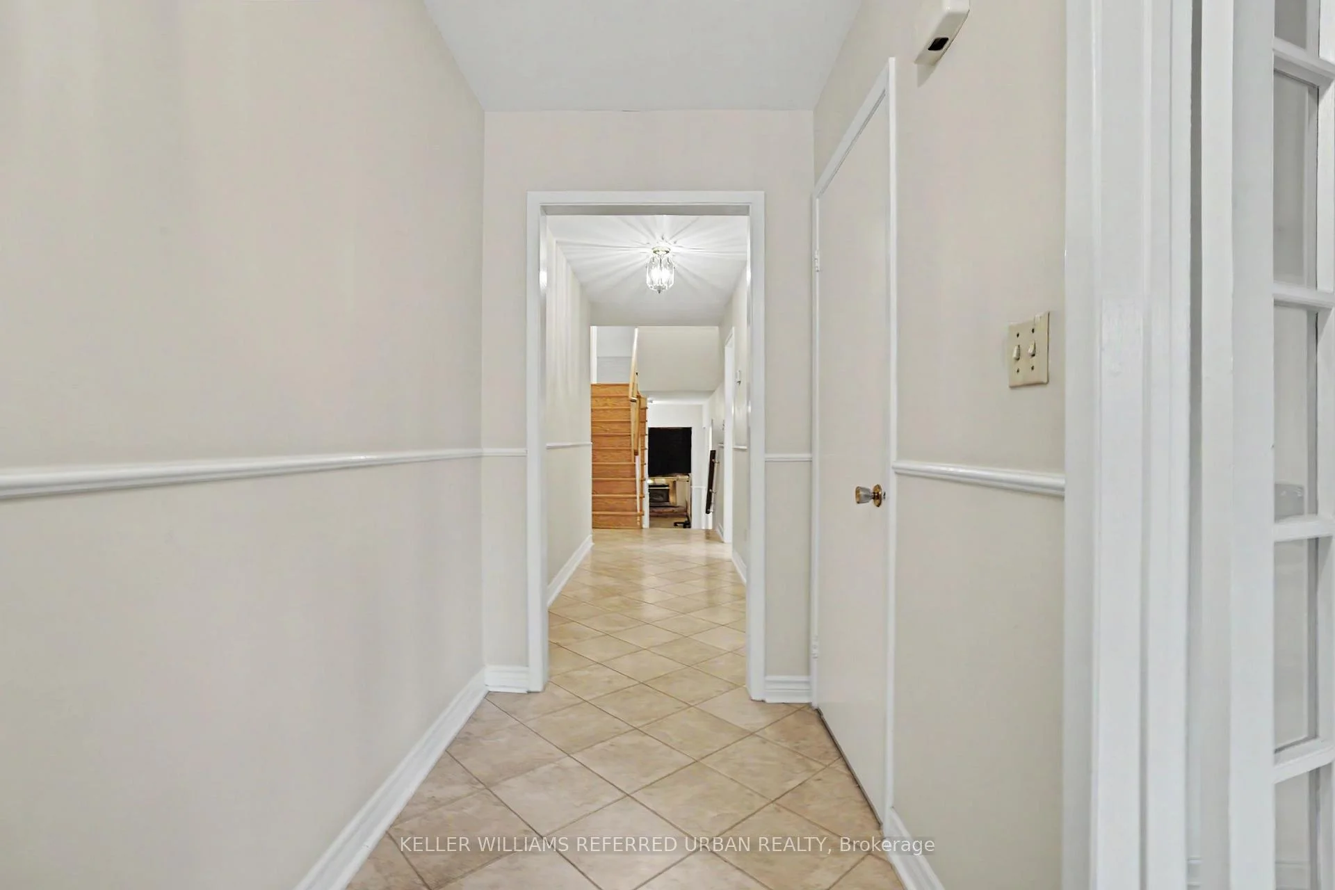 Photo 8 of 2653 Constable Road, Mississauga, Clarkson — HOMEH