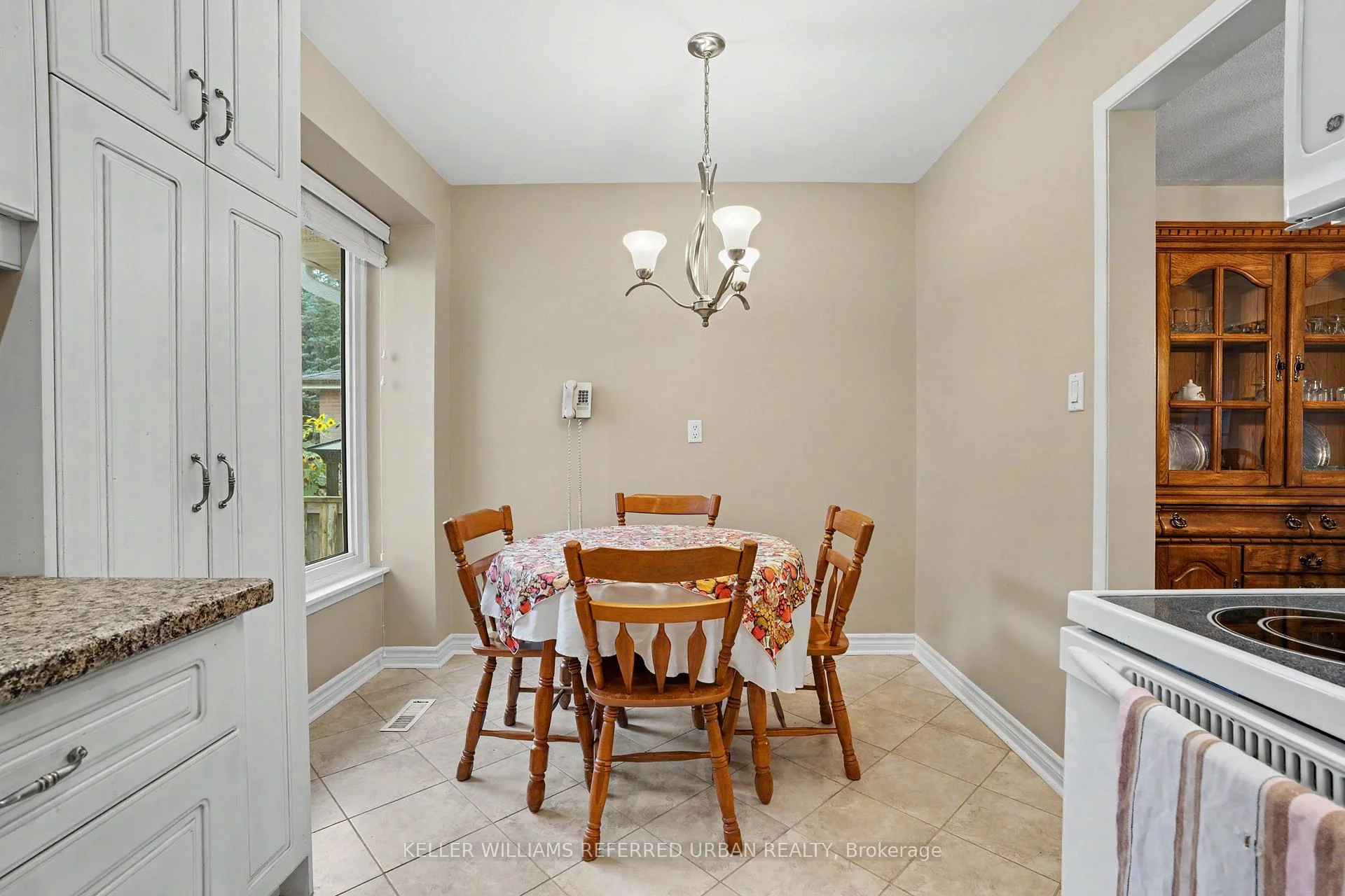 Photo 19 of 2653 Constable Road, Mississauga, Clarkson — HOMEH