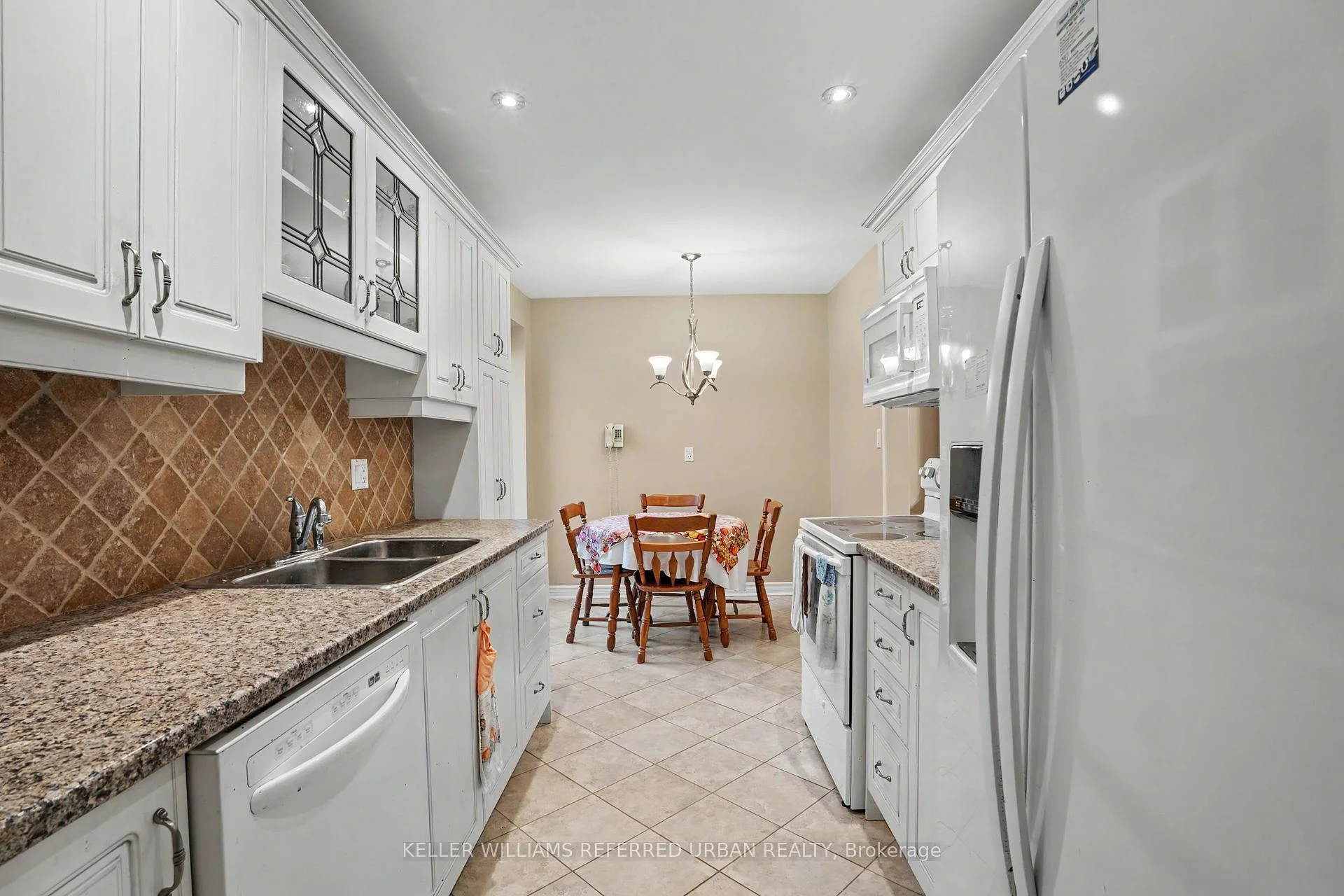 Photo 23 of 2653 Constable Road, Mississauga, Clarkson — HOMEH