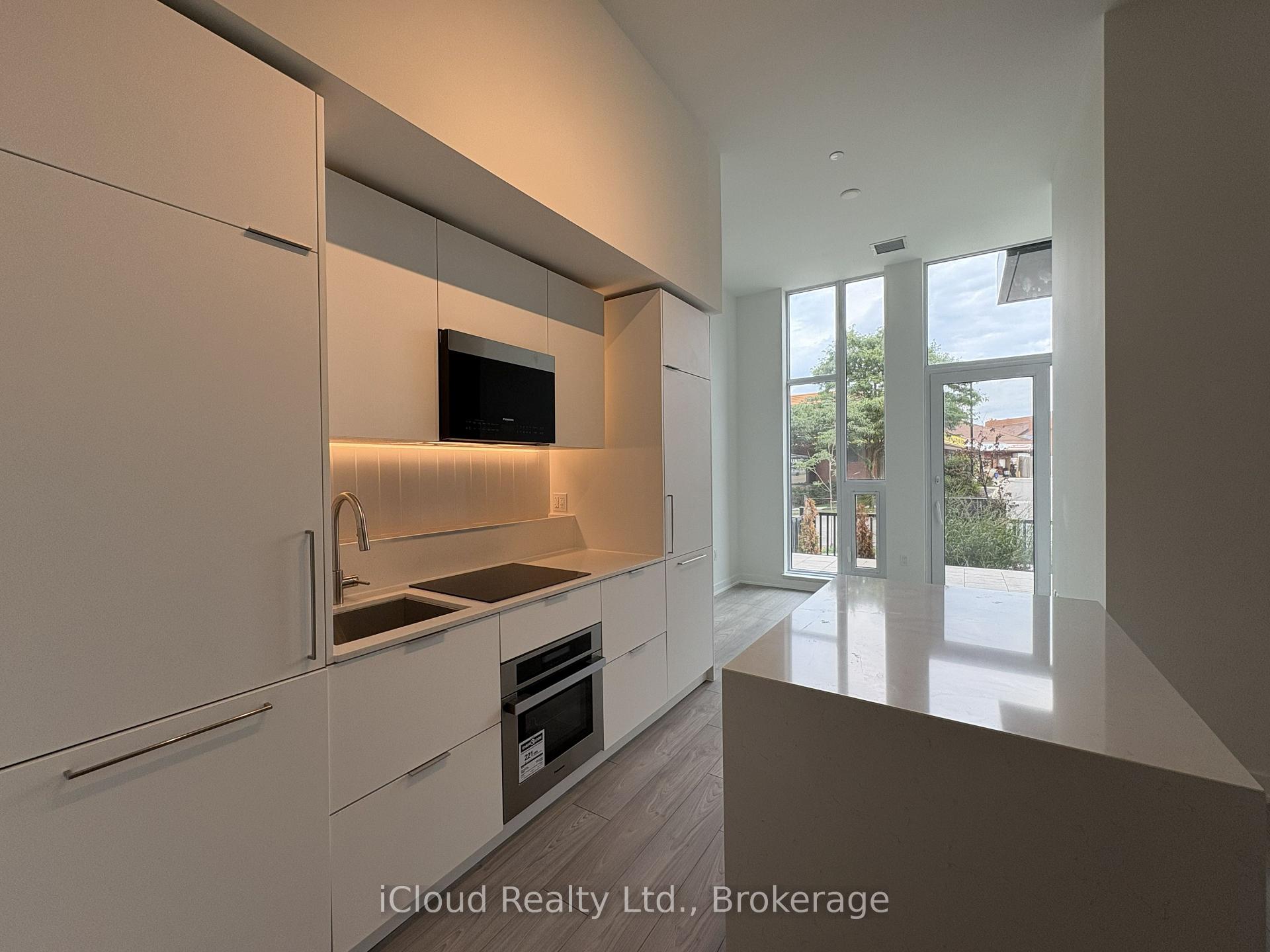 Photo 4 of Unit TH 02, 1 Fairview Road, Mississauga, Mississauga Valleys — HOMEH