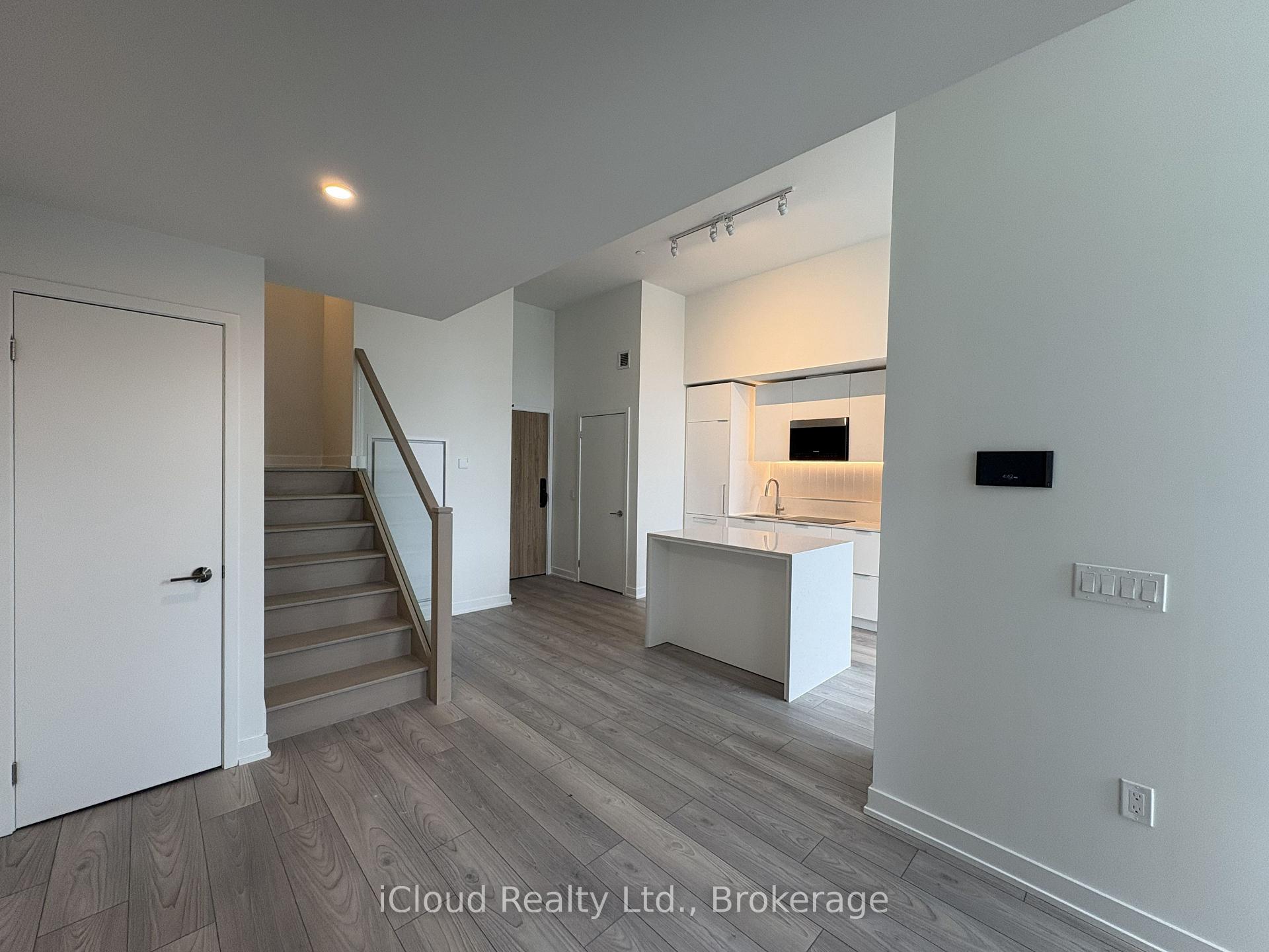 Photo 9 of Unit TH 02, 1 Fairview Road, Mississauga, Mississauga Valleys — HOMEH