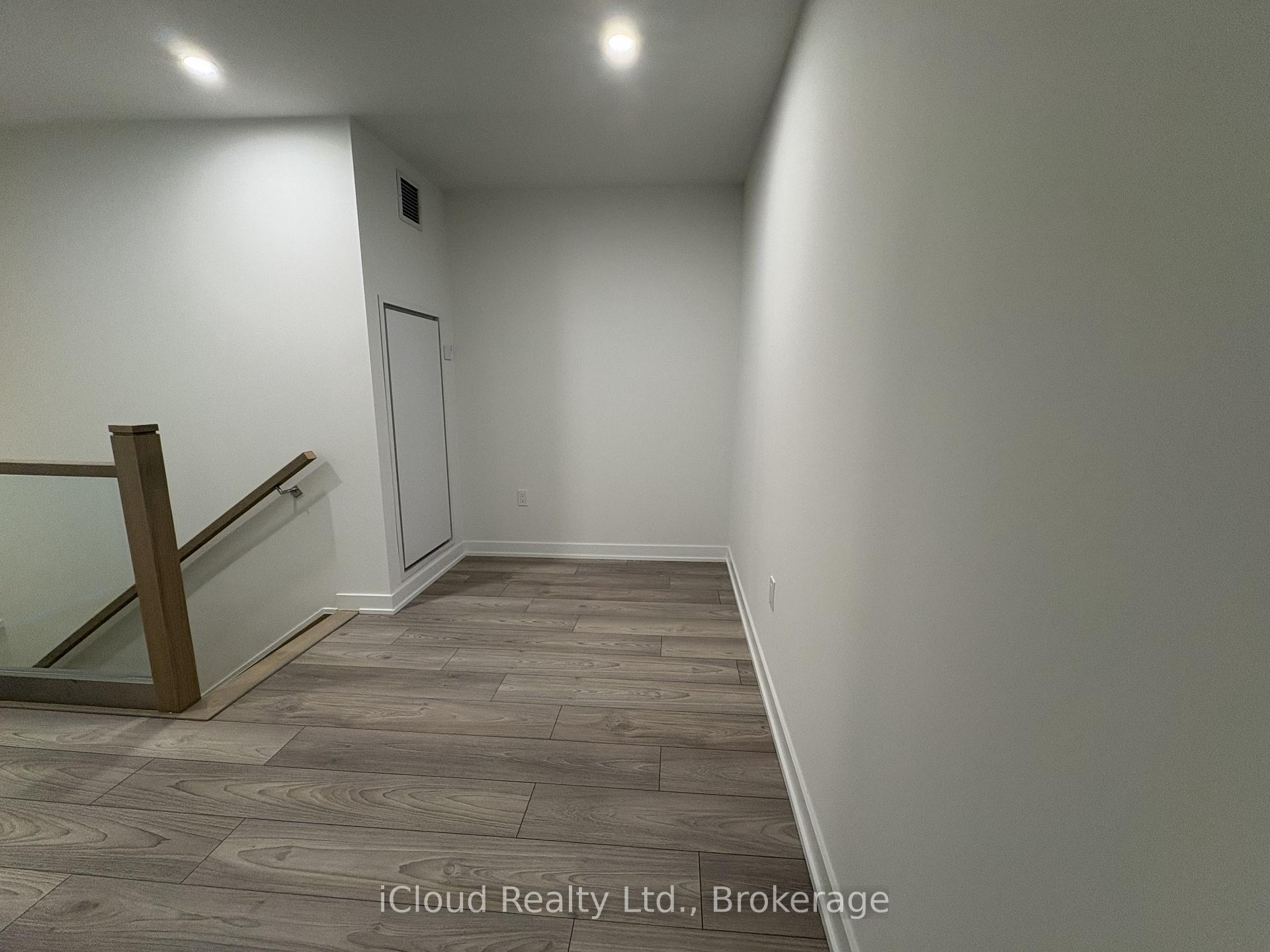 Photo 11 of Unit TH 02, 1 Fairview Road, Mississauga, Mississauga Valleys — HOMEH