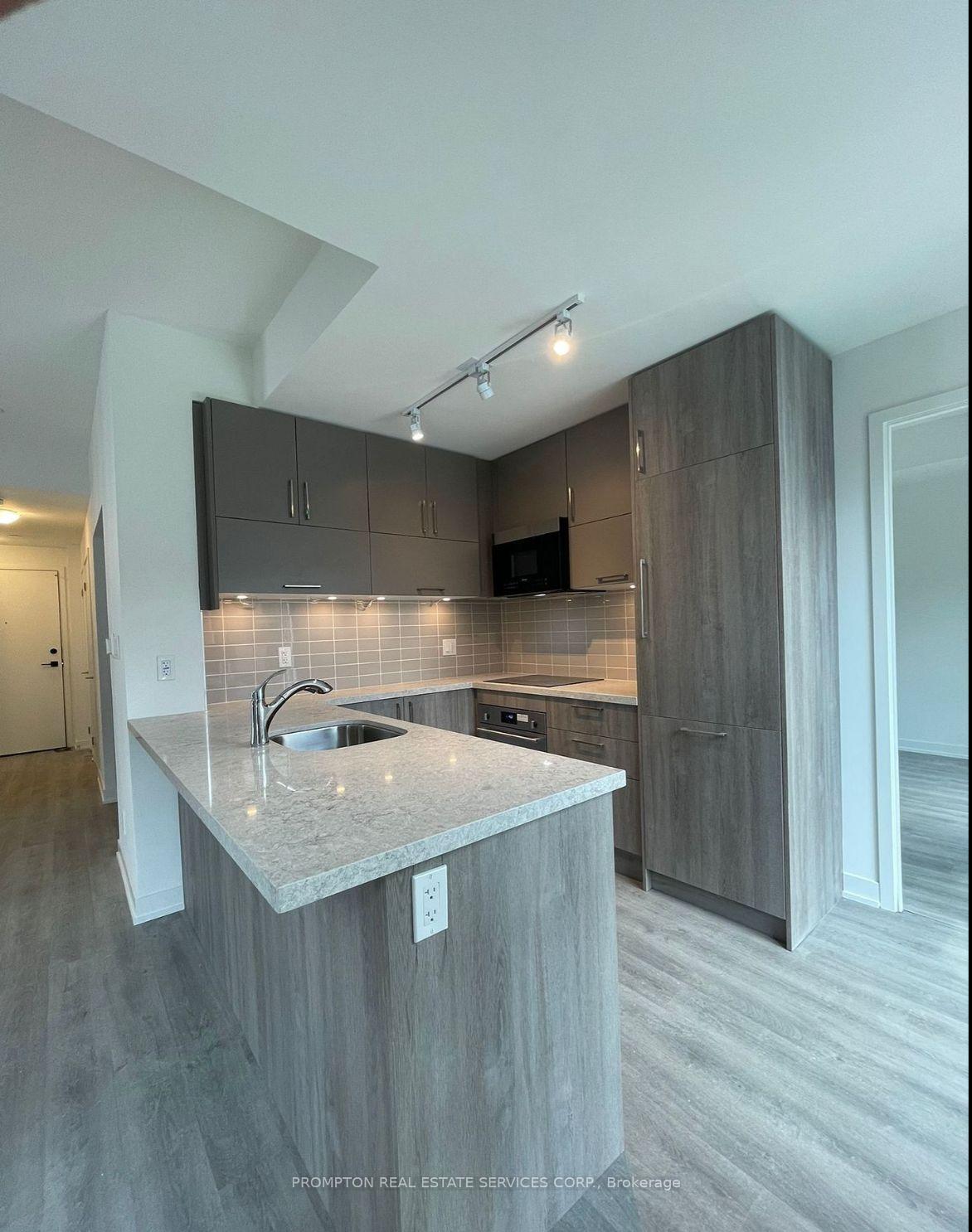Photo 2 of Unit 708, 38 Simcoe Promenade, Markham, Unionville — HOMEH