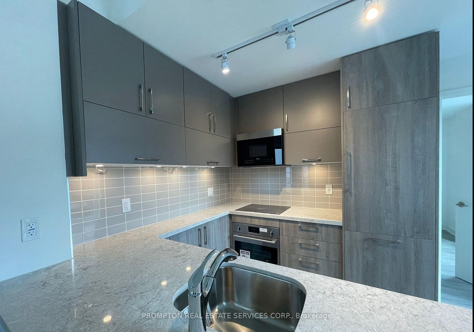 Photo 3 of Unit 708, 38 Simcoe Promenade, Markham, Unionville — HOMEH