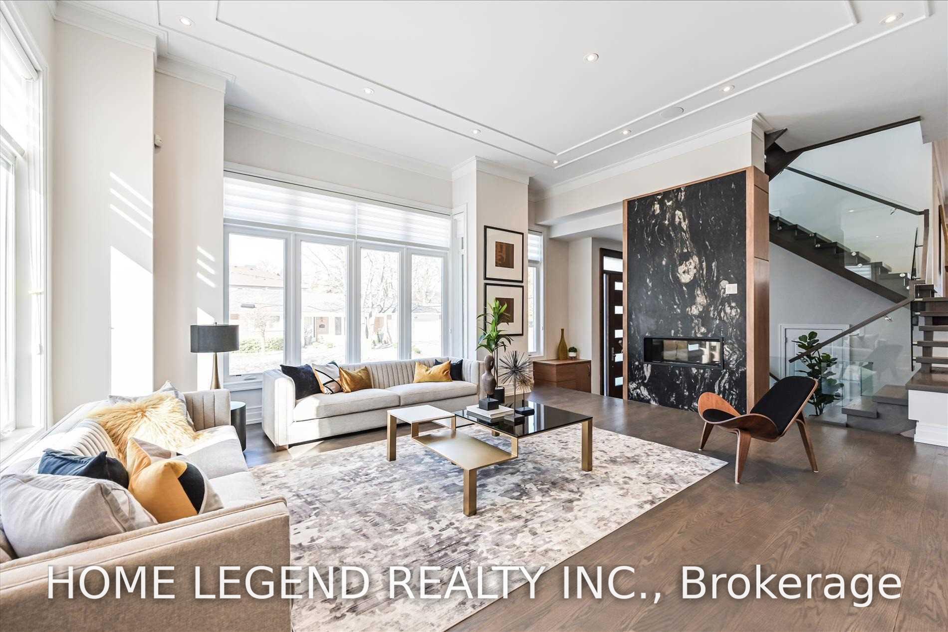 Photo 3 of 272 Hillcrest Avenue, North York, Willowdale East — HOMEH