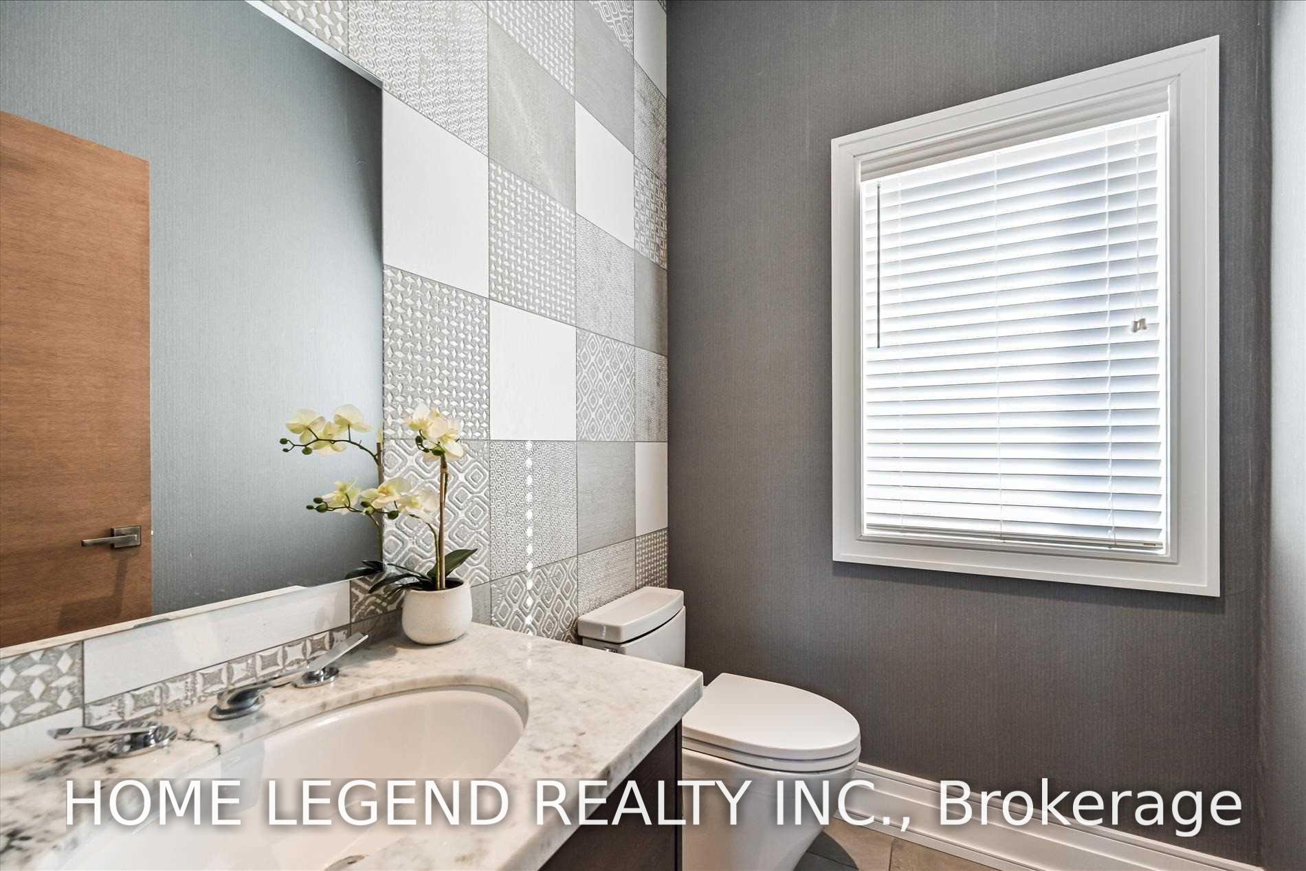 Photo 12 of 272 Hillcrest Avenue, North York, Willowdale East — HOMEH