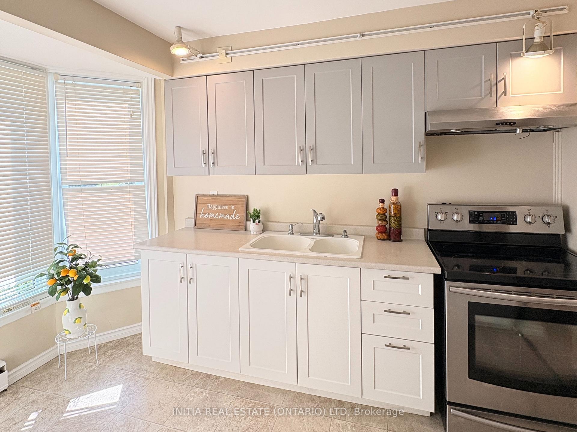 Photo 3 of Unit 27, 47 Arbour Glen Crescent, London, East A — HOMEH
