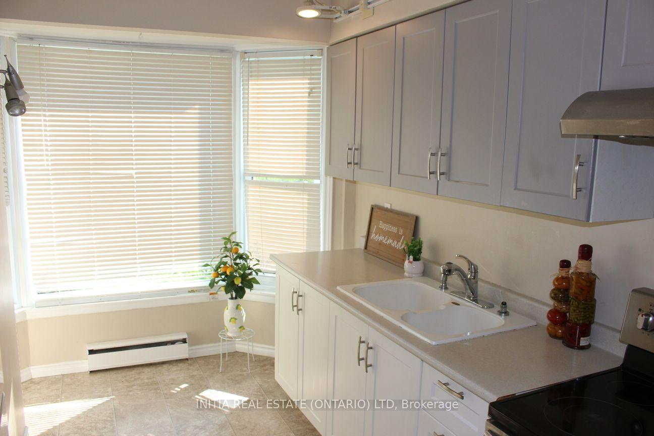Photo 5 of Unit 27, 47 Arbour Glen Crescent, London, East A — HOMEH