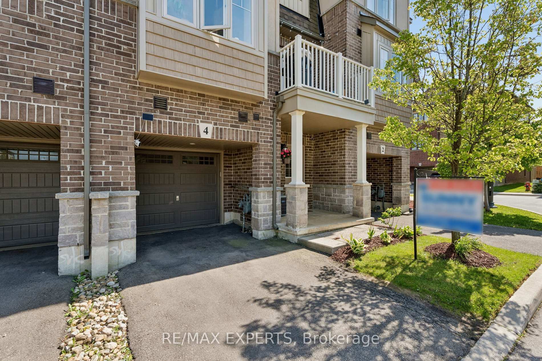 Photo 4 of 4 Groom Lane, Hamilton, Ancaster — HOMEH