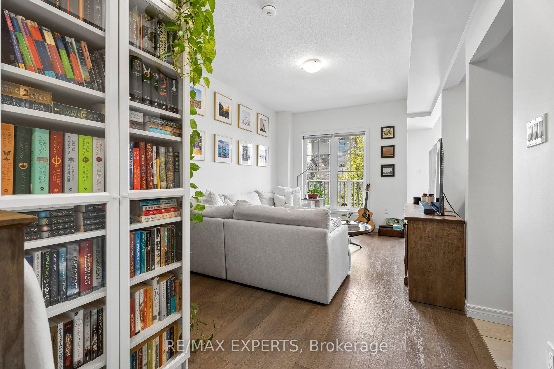 Photo 8 of 4 Groom Lane, Hamilton, Ancaster — HOMEH