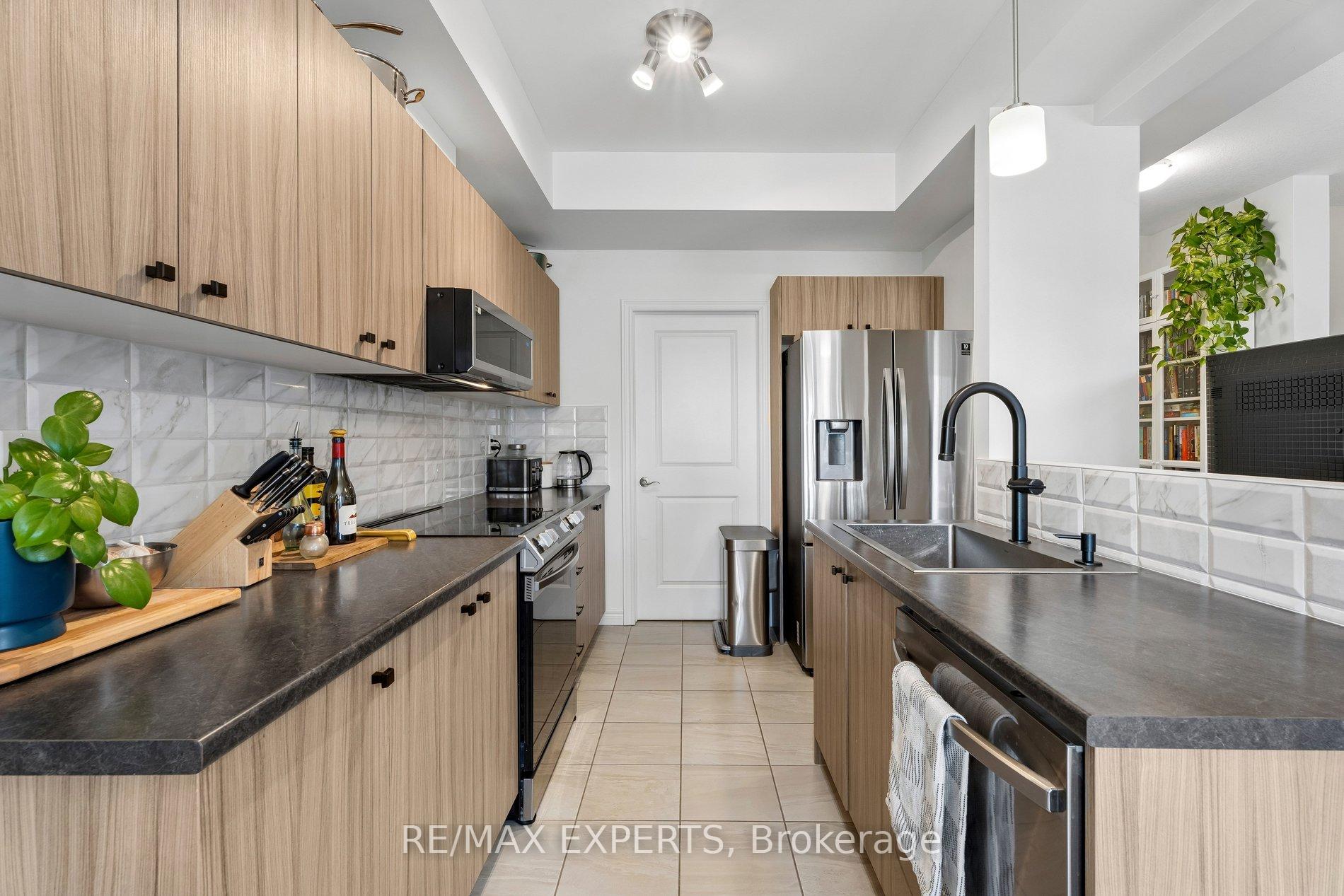 Photo 16 of 4 Groom Lane, Hamilton, Ancaster — HOMEH