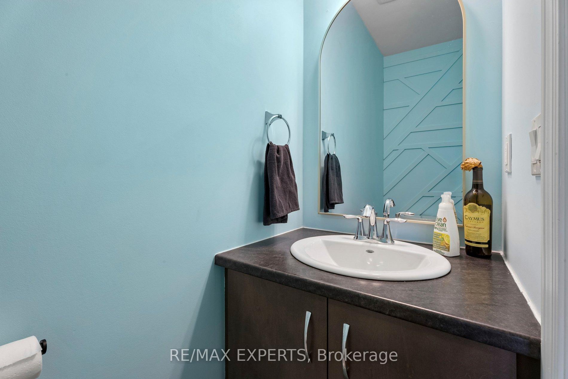 Photo 21 of 4 Groom Lane, Hamilton, Ancaster — HOMEH