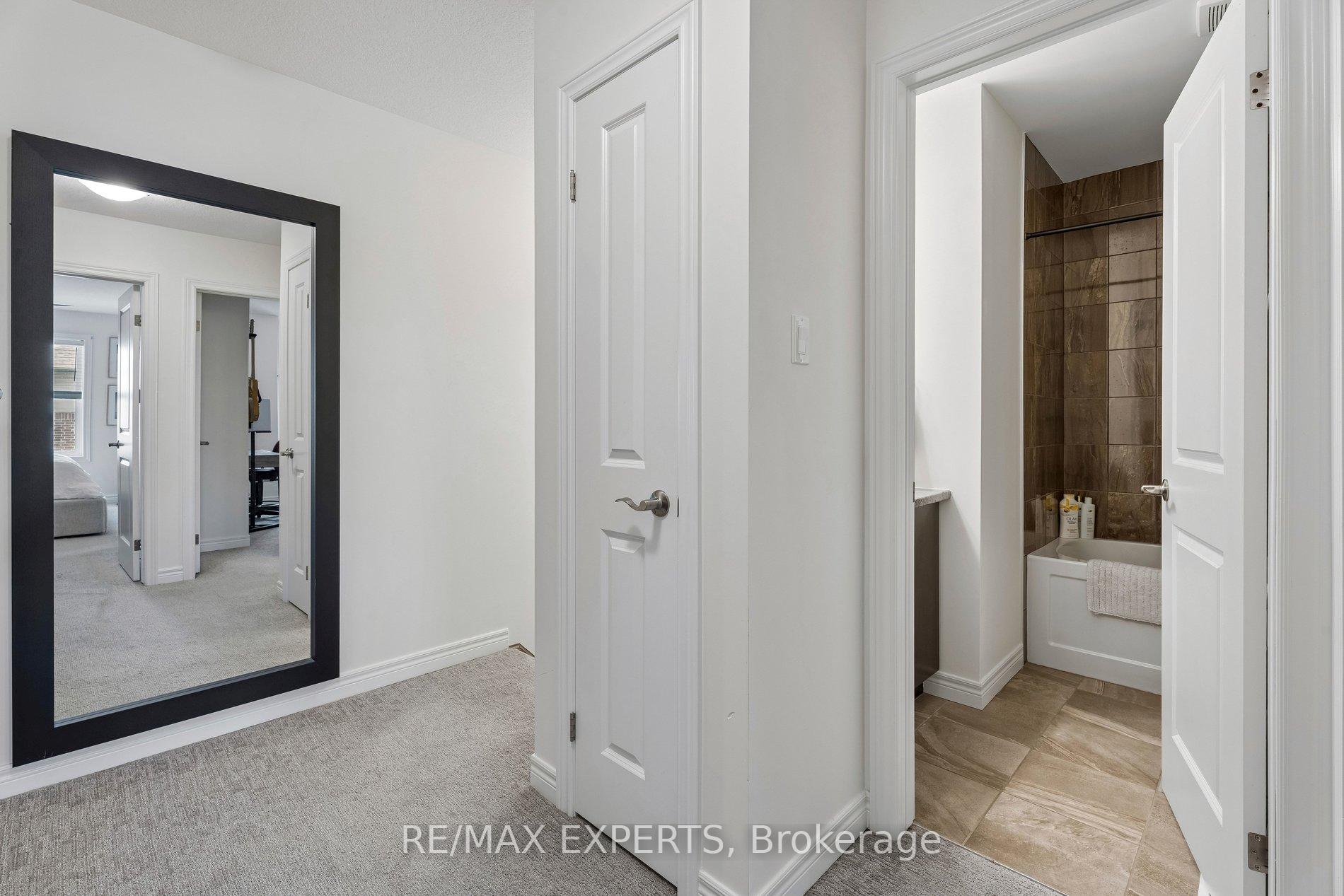 Photo 22 of 4 Groom Lane, Hamilton, Ancaster — HOMEH