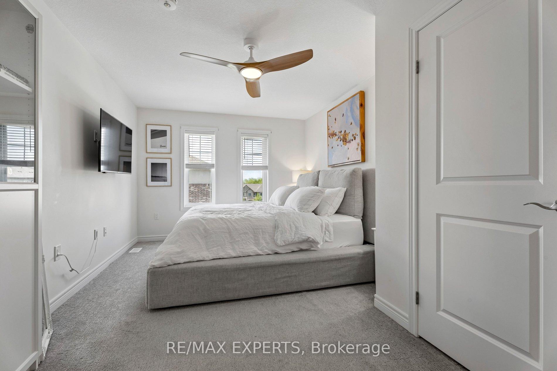 Photo 23 of 4 Groom Lane, Hamilton, Ancaster — HOMEH