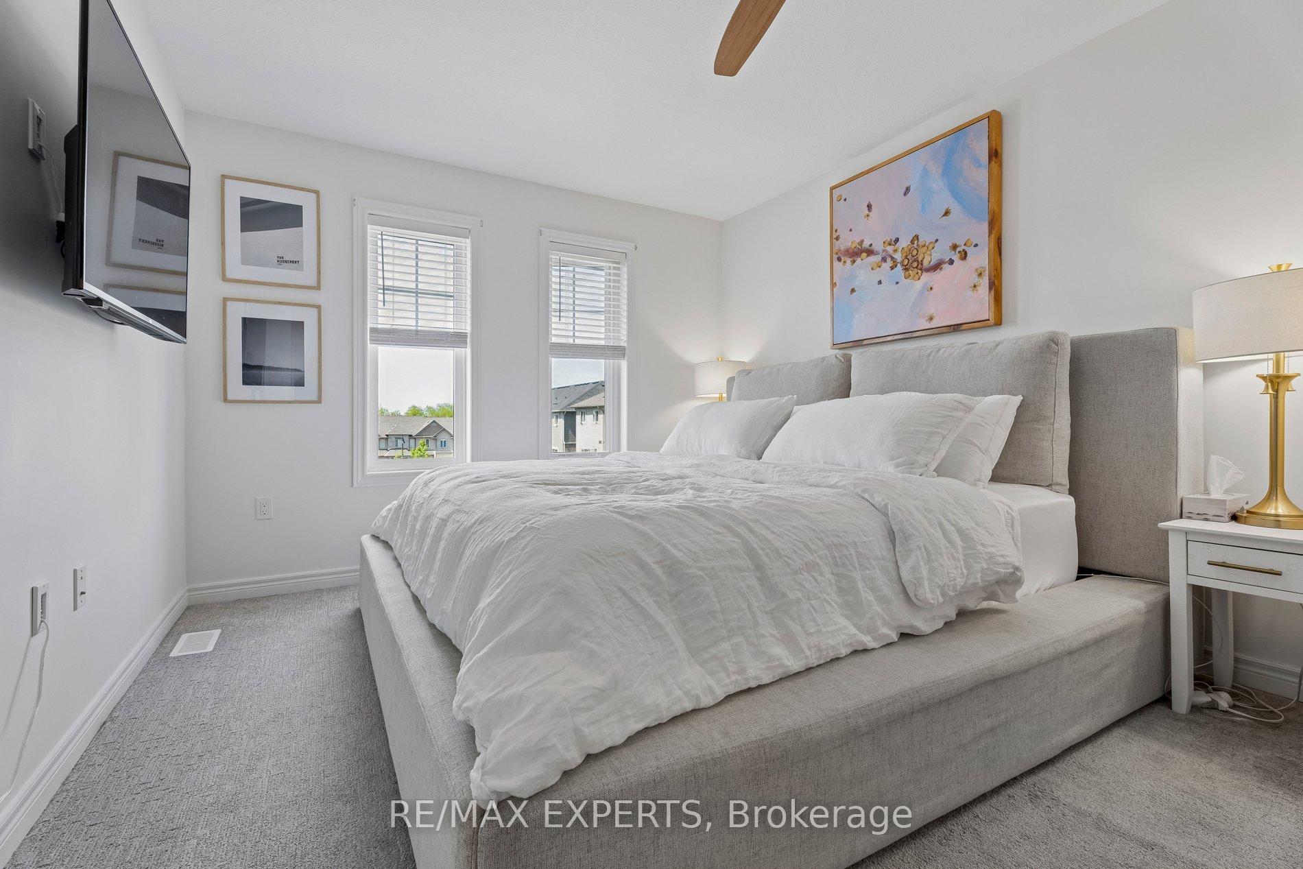 Photo 24 of 4 Groom Lane, Hamilton, Ancaster — HOMEH