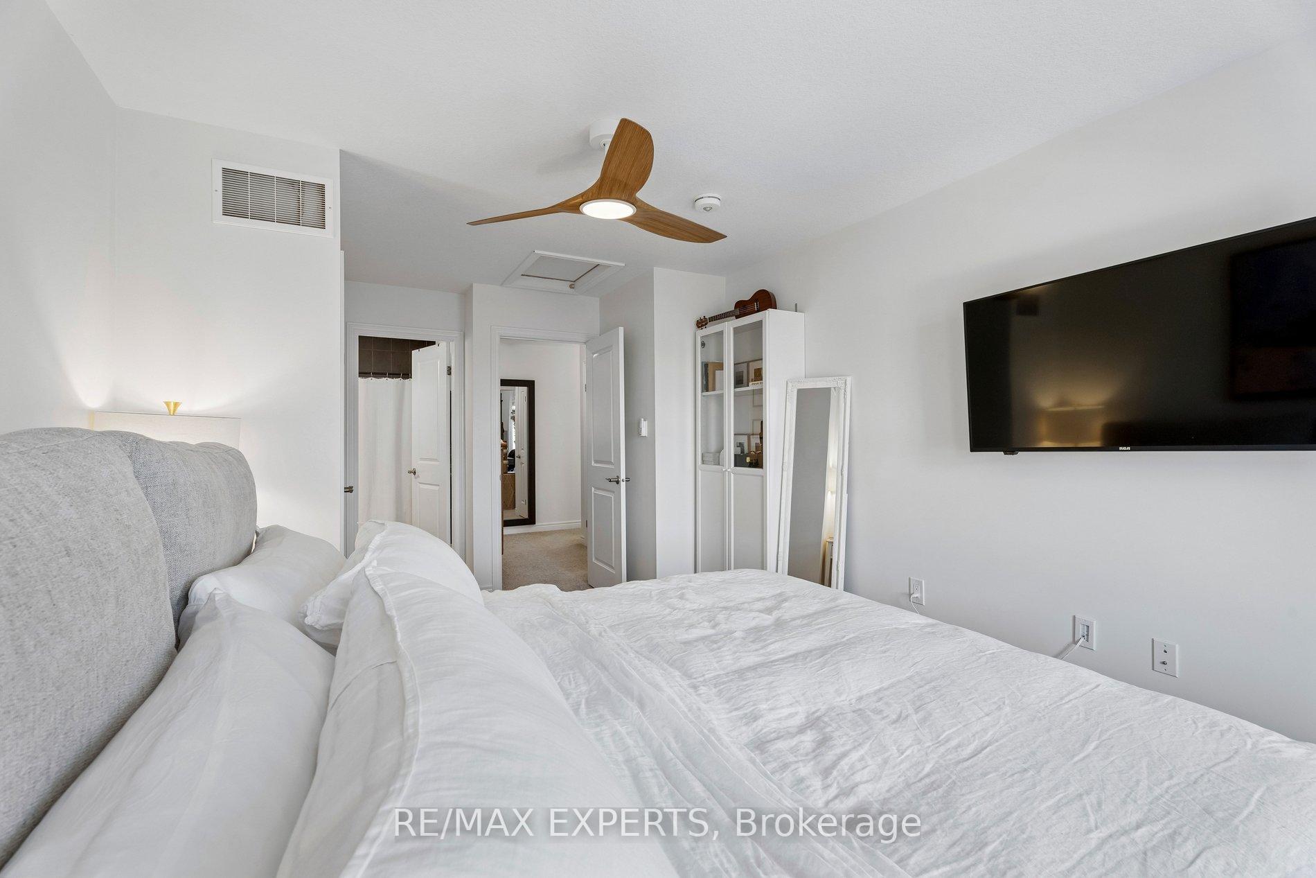 Photo 27 of 4 Groom Lane, Hamilton, Ancaster — HOMEH