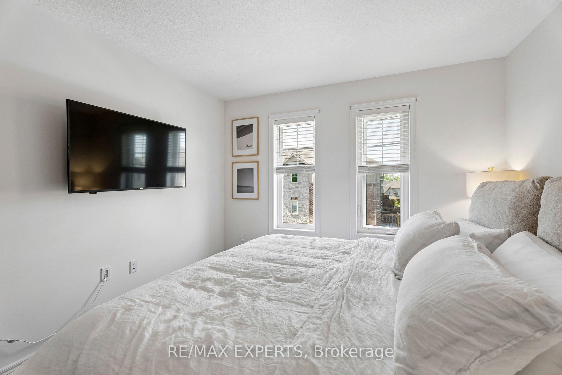 Photo 28 of 4 Groom Lane, Hamilton, Ancaster — HOMEH