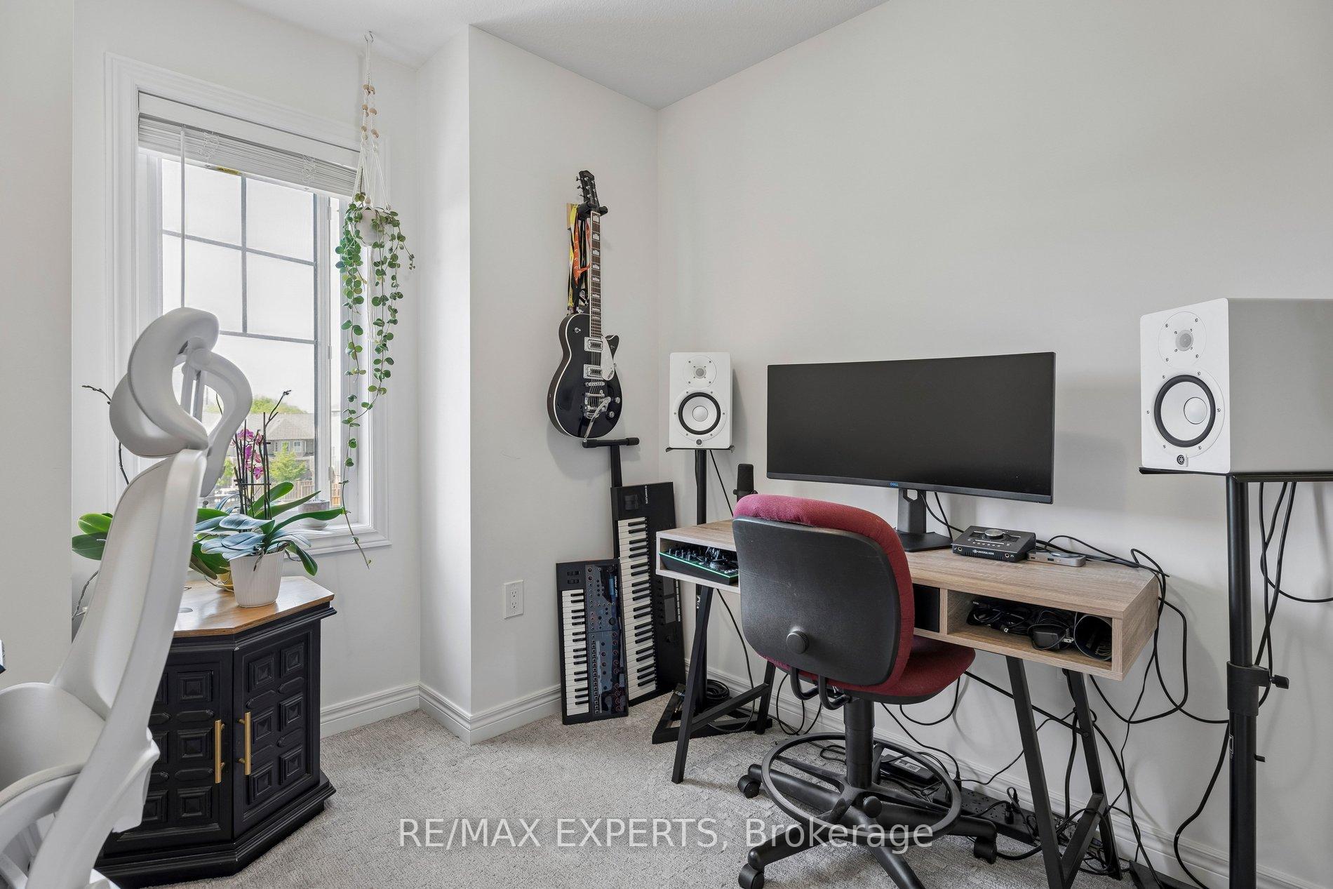 Photo 35 of 4 Groom Lane, Hamilton, Ancaster — HOMEH