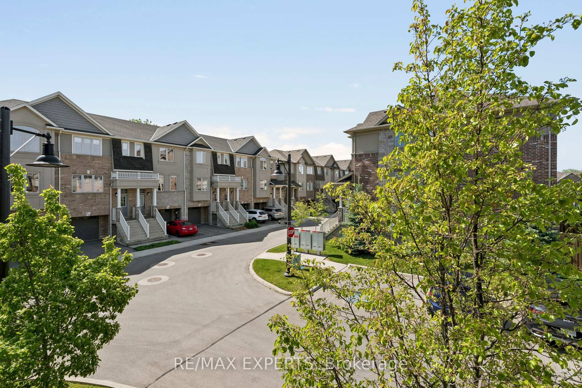 Photo 42 of 4 Groom Lane, Hamilton, Ancaster — HOMEH
