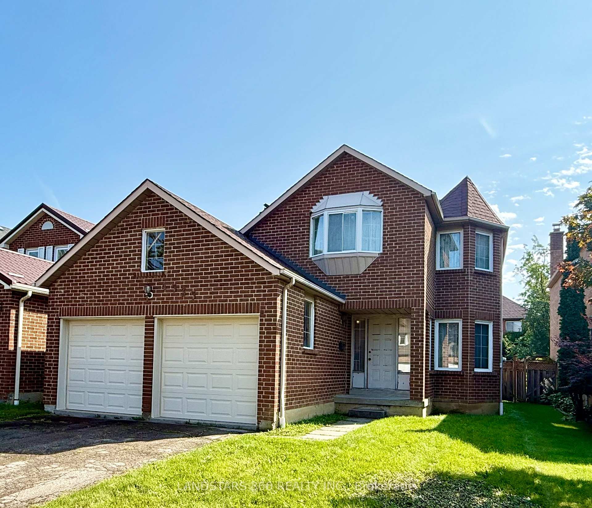 Photo 2 of 4535 Gullfoot Circle, Mississauga, Hurontario — HOMEH