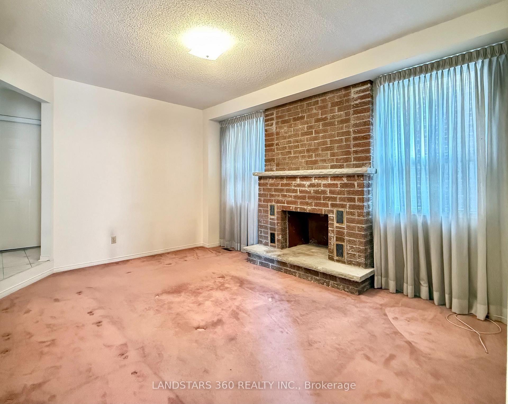 Photo 11 of 4535 Gullfoot Circle, Mississauga, Hurontario — HOMEH