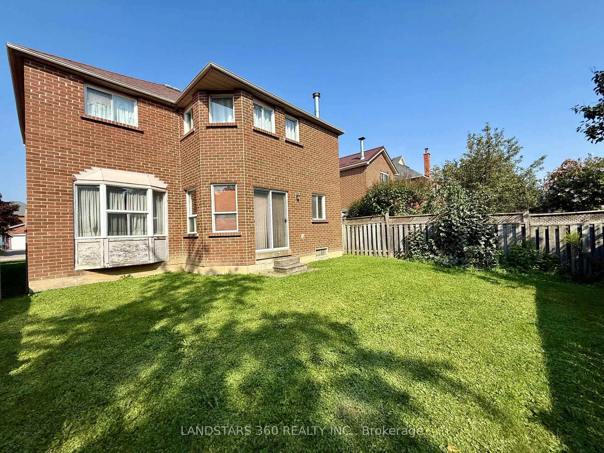 Photo 5 of 4535 Gullfoot Circle, Mississauga, Hurontario — HOMEH