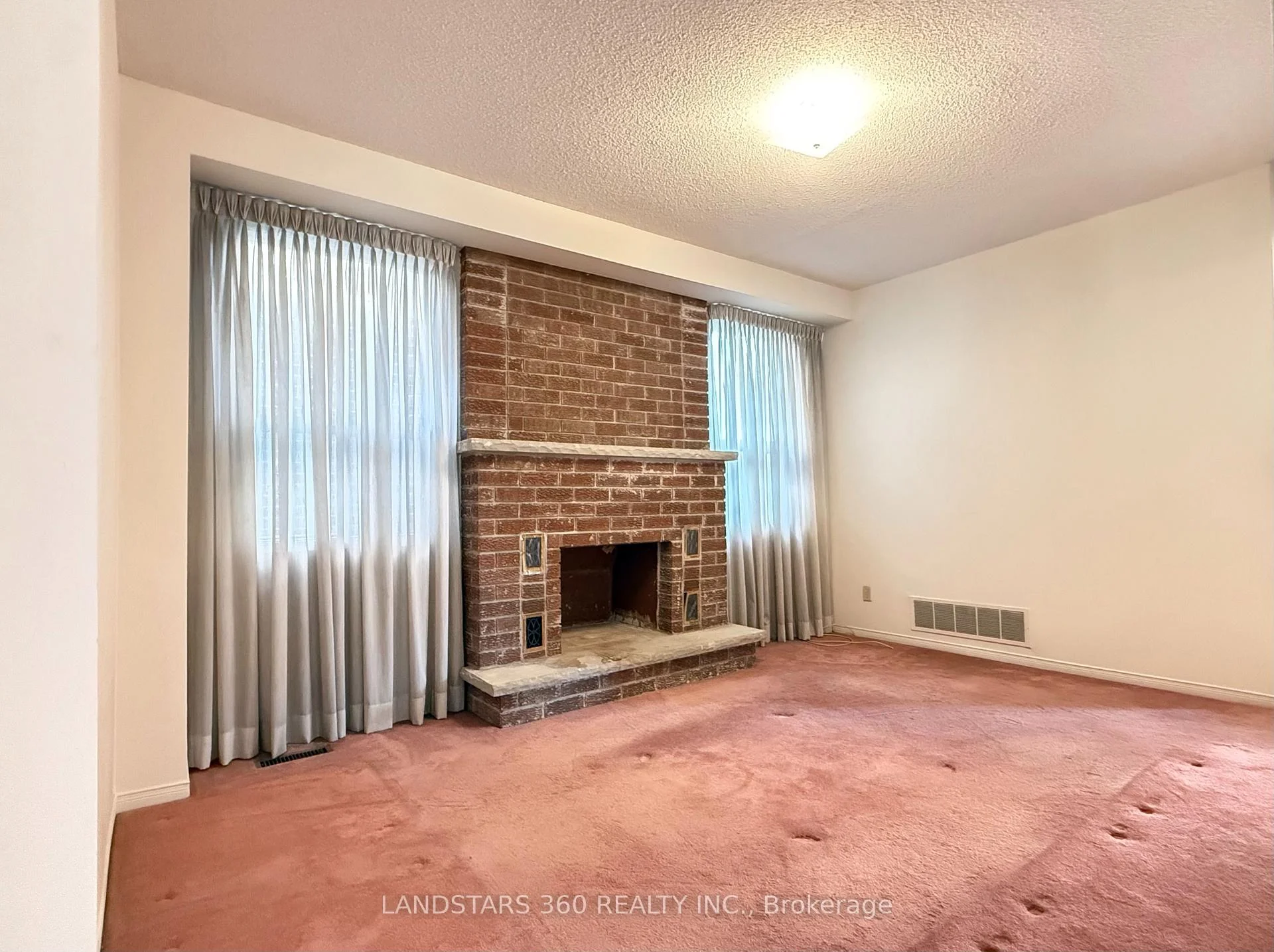 Photo 13 of 4535 Gullfoot Circle, Mississauga, Hurontario — HOMEH